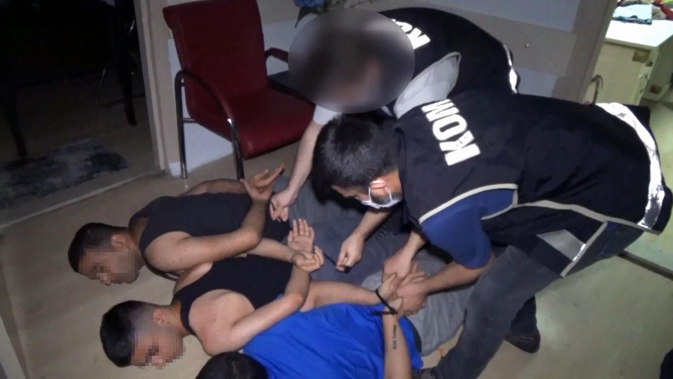 Şirinler çetesi yöneticisinin evinde ‘Sedat Peker’ yazılı tespih