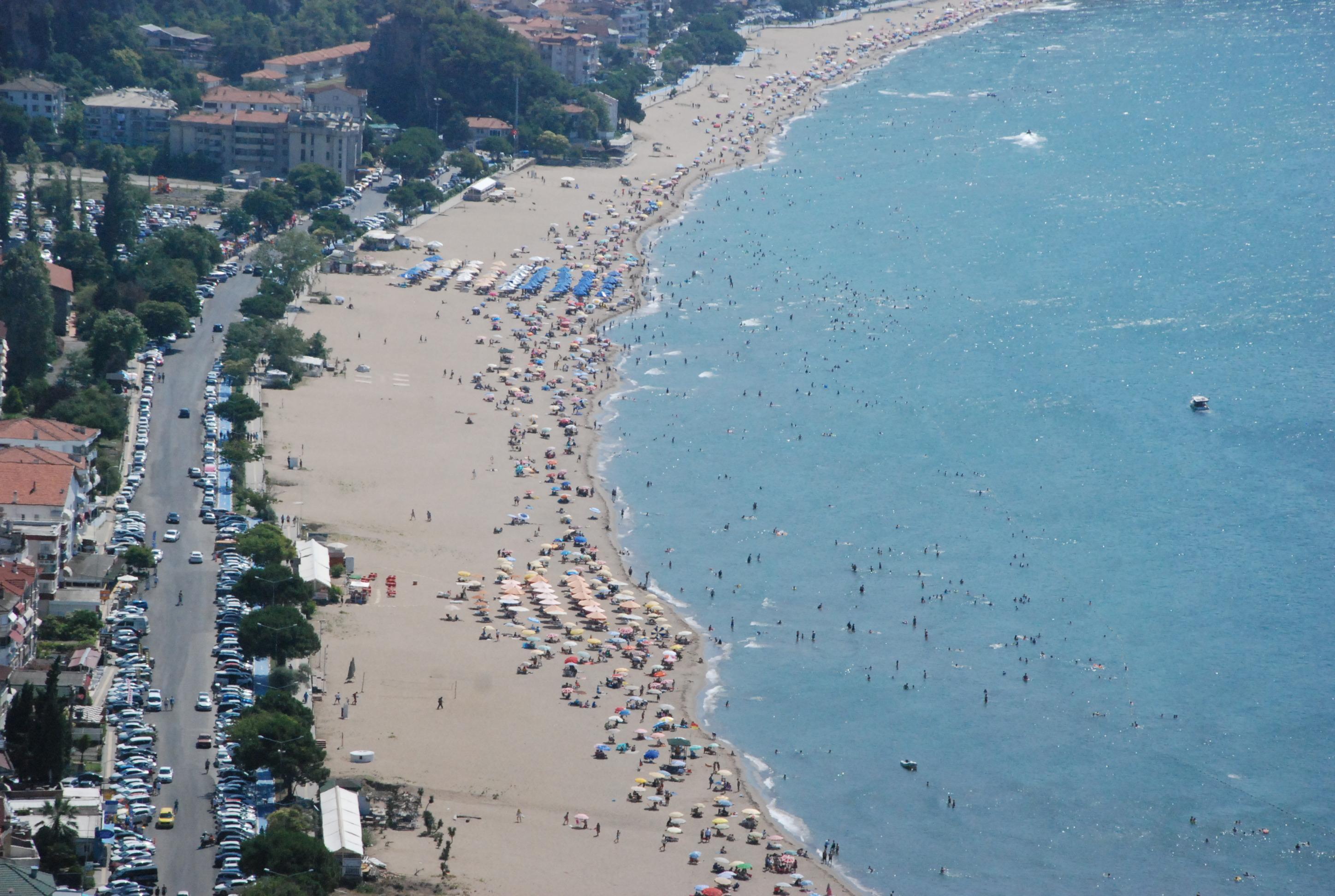 Bartında İnkum doldu, araç geçişine izin verilmedi