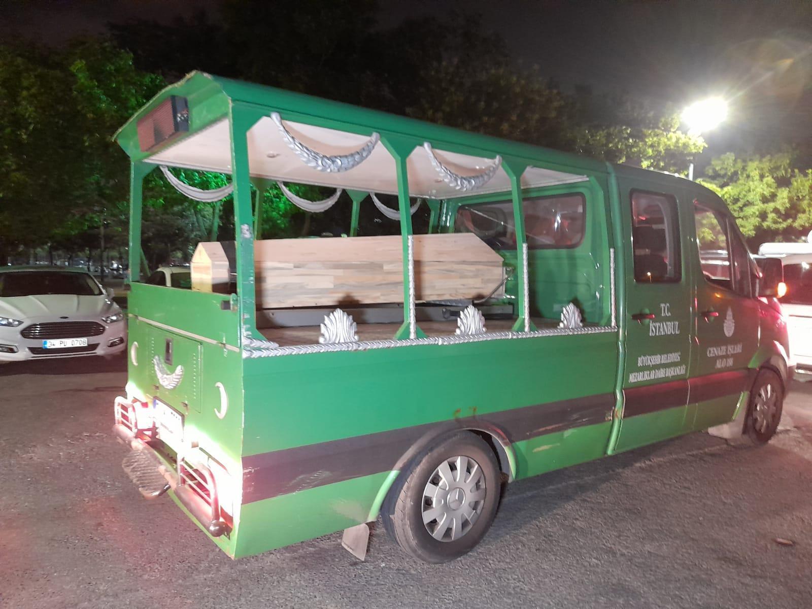 Yenikapı Sahilinde serinlemek için denize giren Suriye uyruklu bir kişi boğuldu