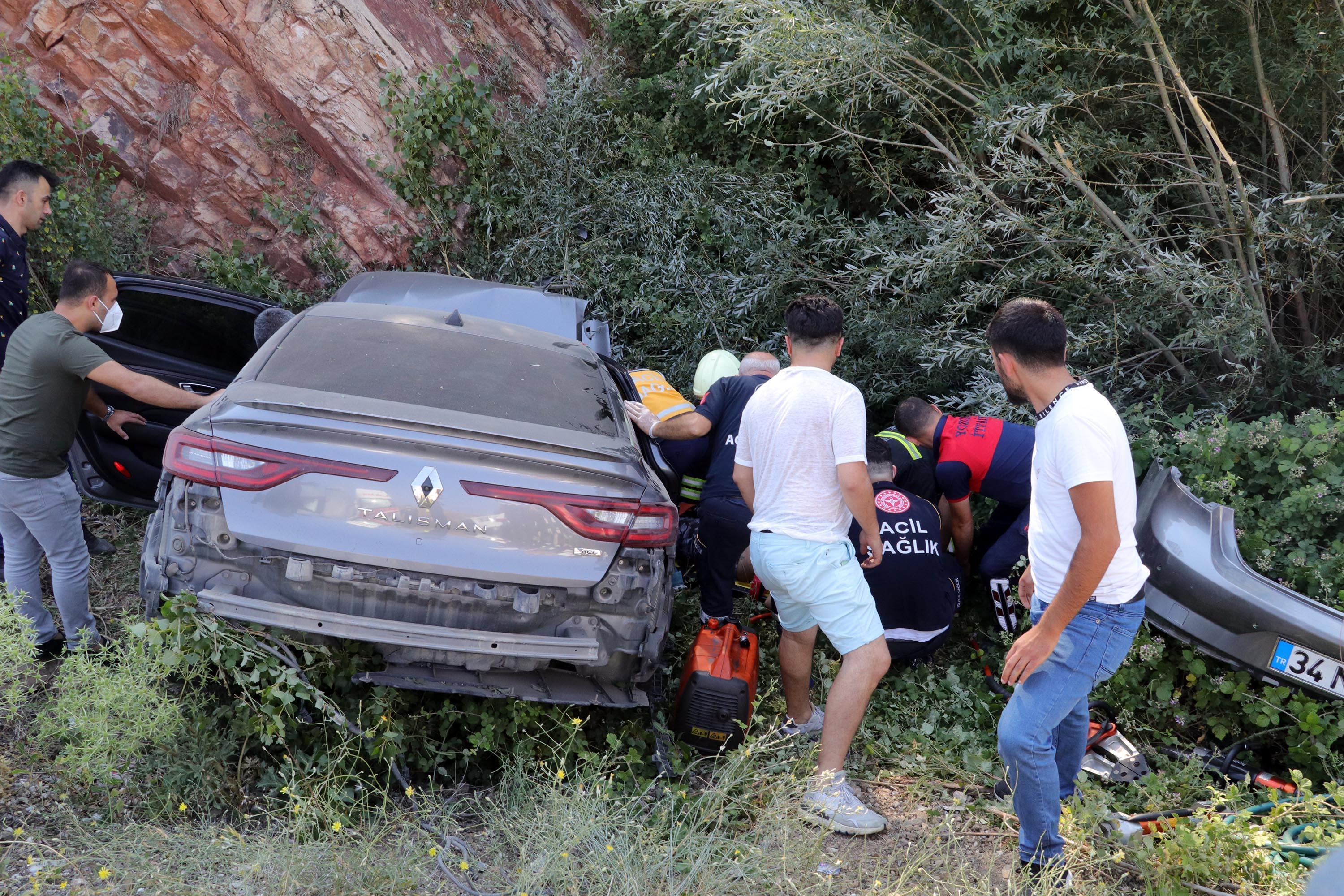 Bayram tatili yolunda kaza: 1 ölü, 4 yaralı