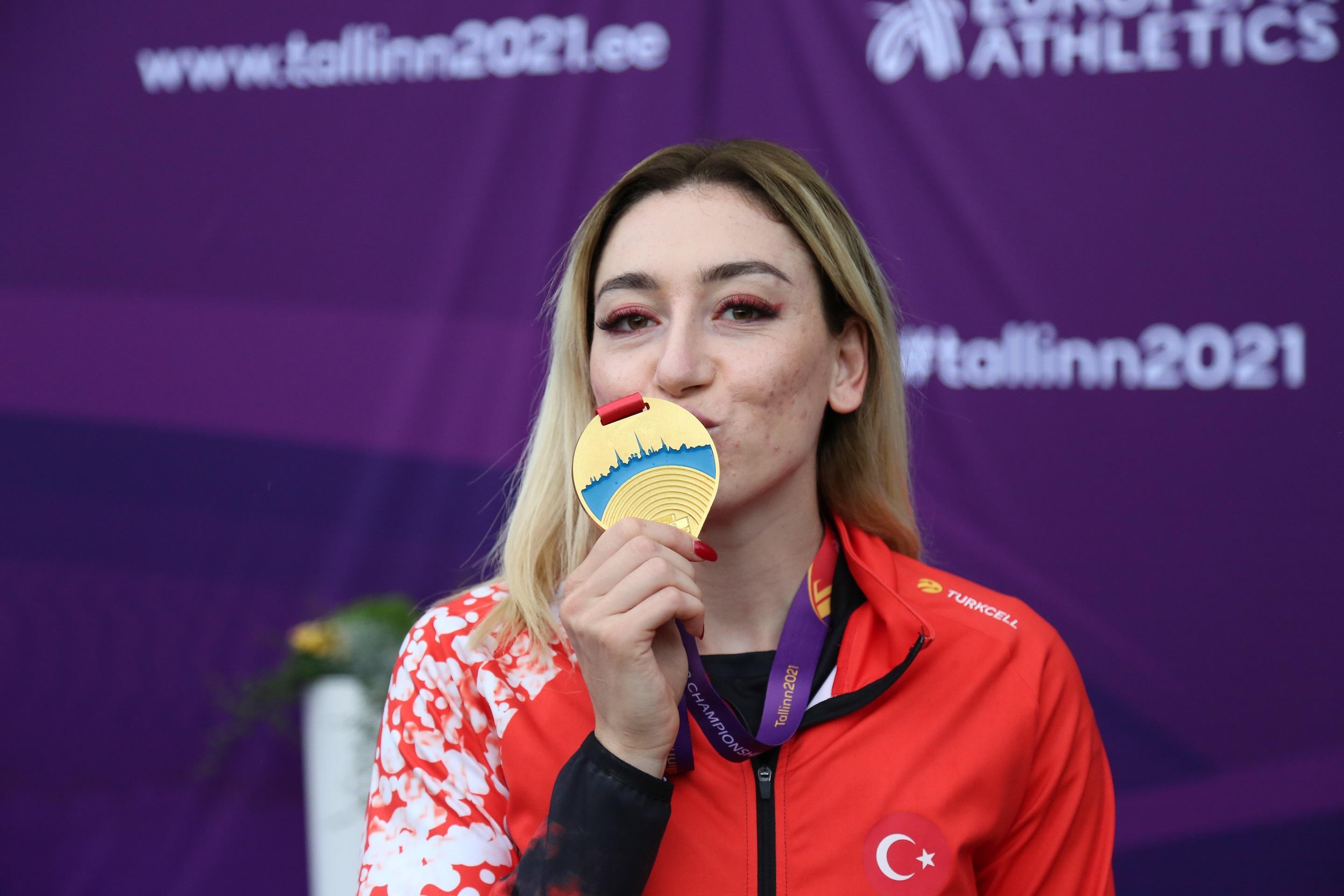 Rekortmen atlet Tuğba Danışmaz: Zor günlerimde kimse yanımda olmadı