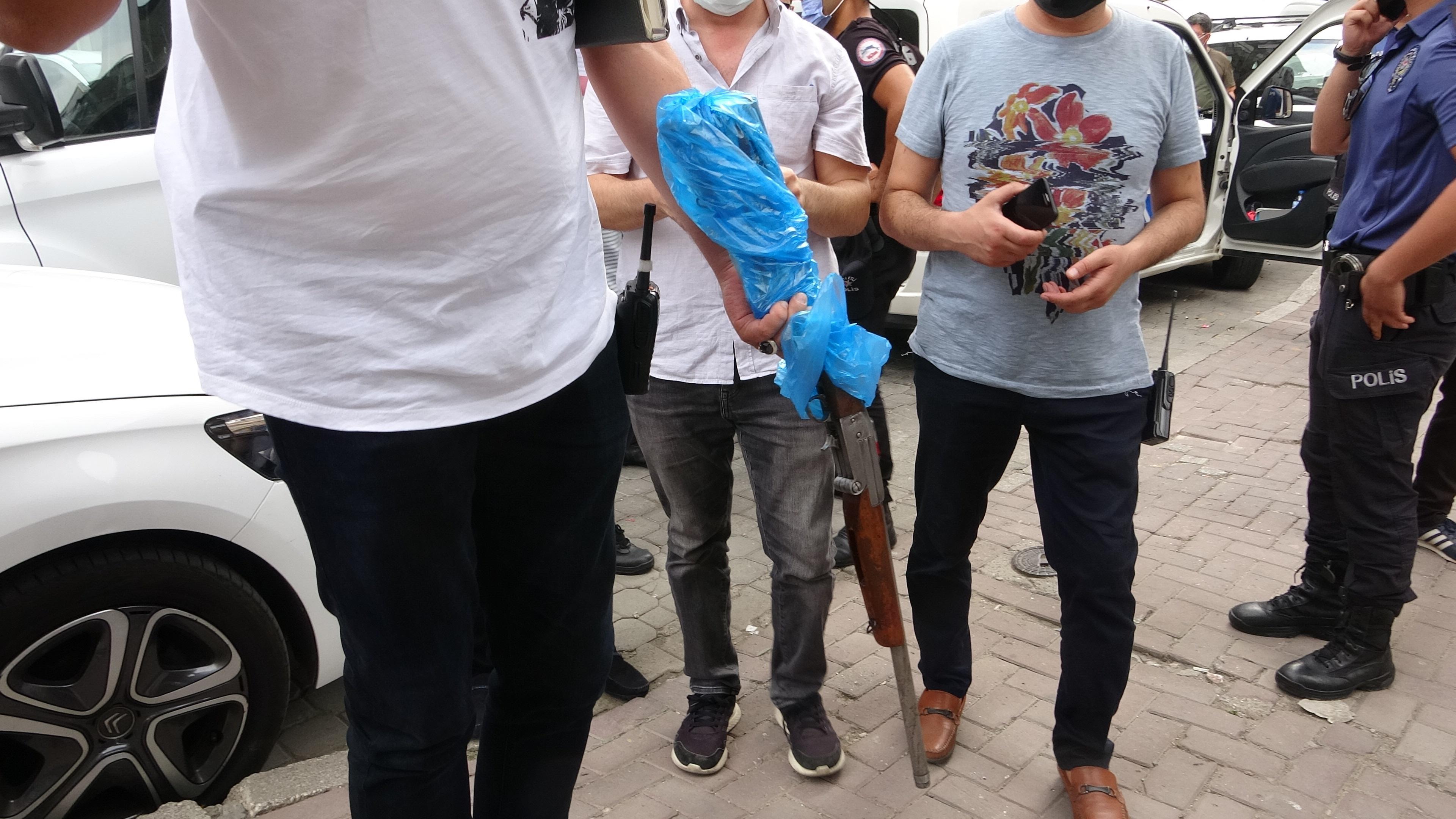 Balkondan ateş açtı, kahvehane önünde çay içeni vurdu