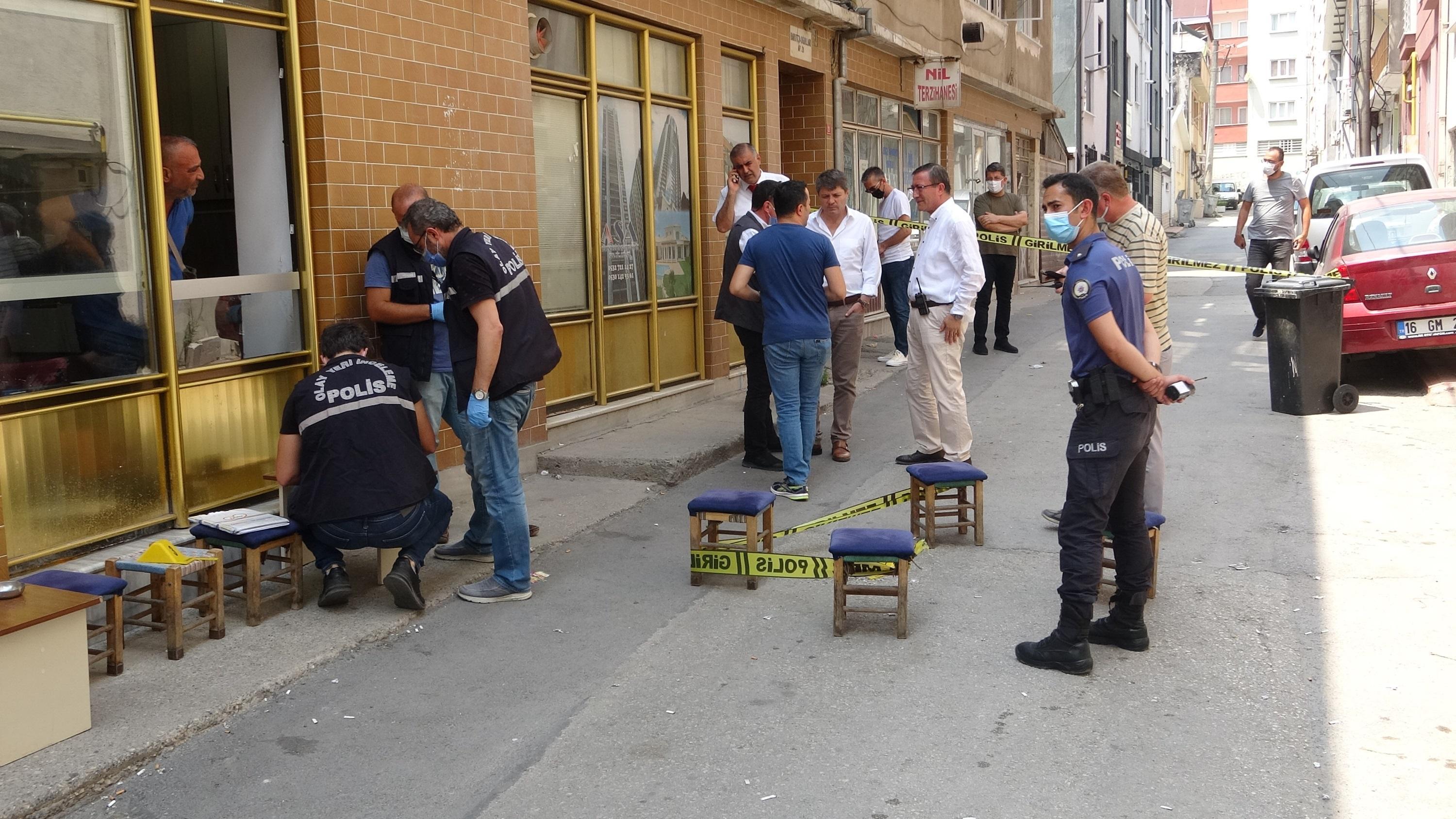 Balkondan ateş açtı, kahvehane önünde çay içeni vurdu