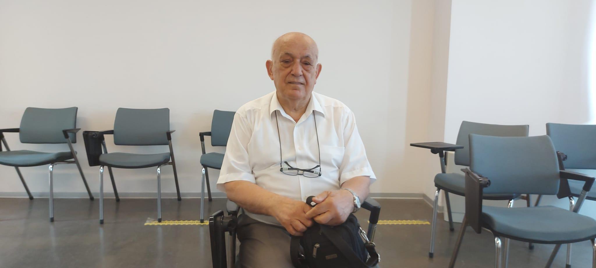 74ünde Osmanlıca öğrenen emekli öğretmenin hedefi tarih doktorası