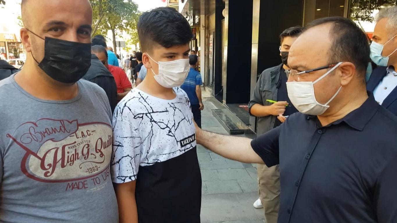 Vali Yırık, davetini kabul ettiği Miraçın evine misafir oldu