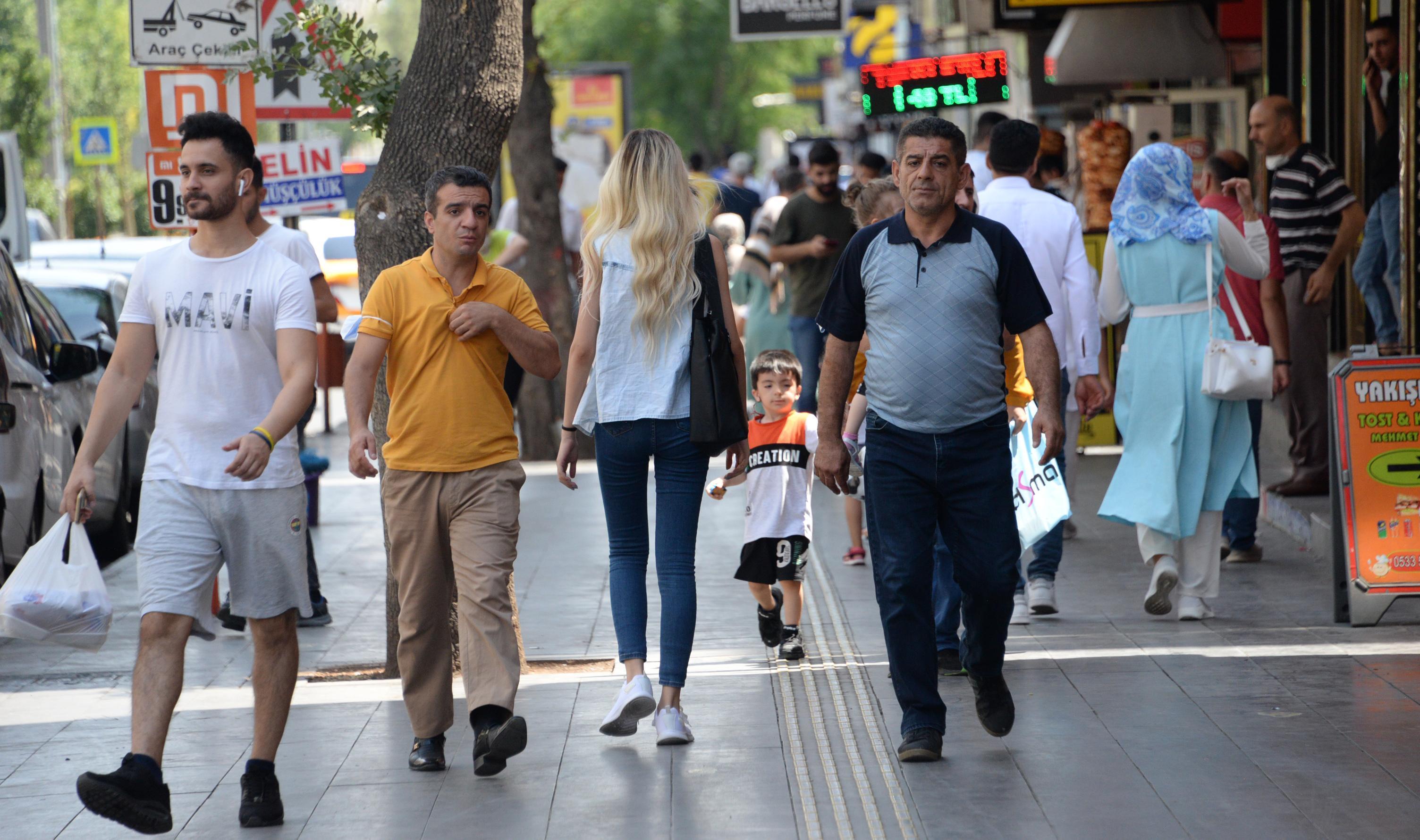 Türkiyede en az aşının uygulandığı Diyarbakırda aşı seferberliği başlatıldı