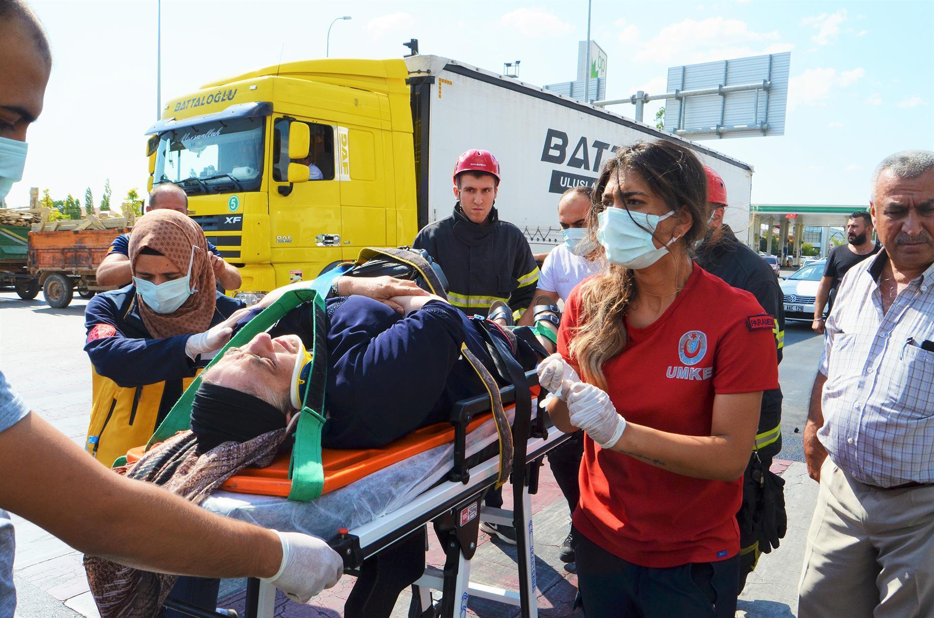 Hastane dönüşü kaza: 6 yaralı