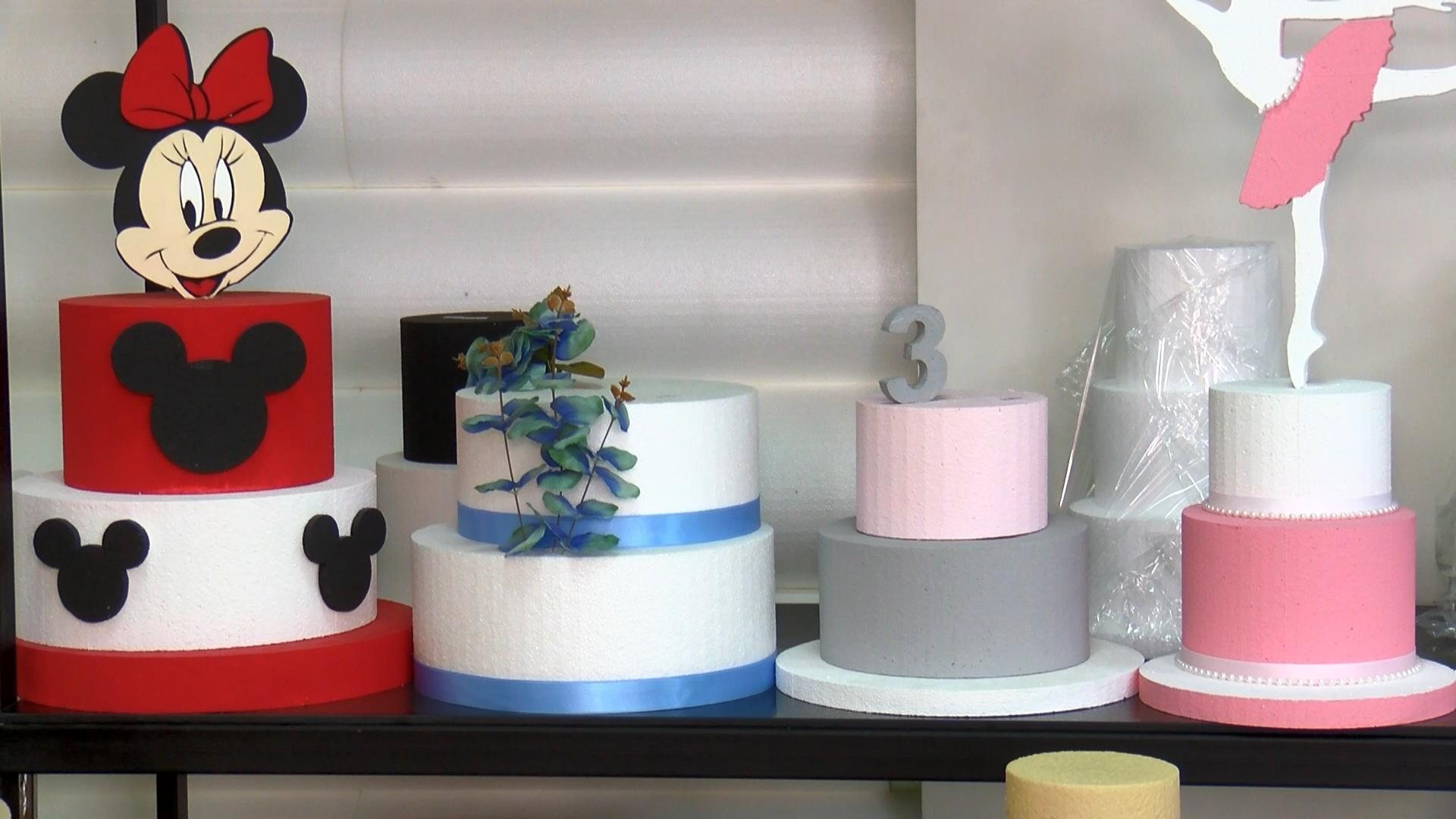 10 katlı maket düğün pastası, otomobilin tavanına konularak çalındı