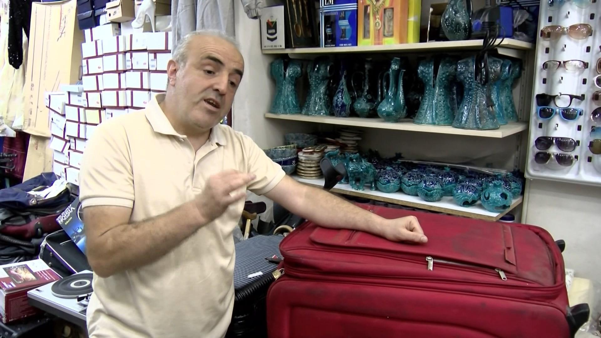 Havalimanlarında unutulan eşyalar satışa çıkarıldı