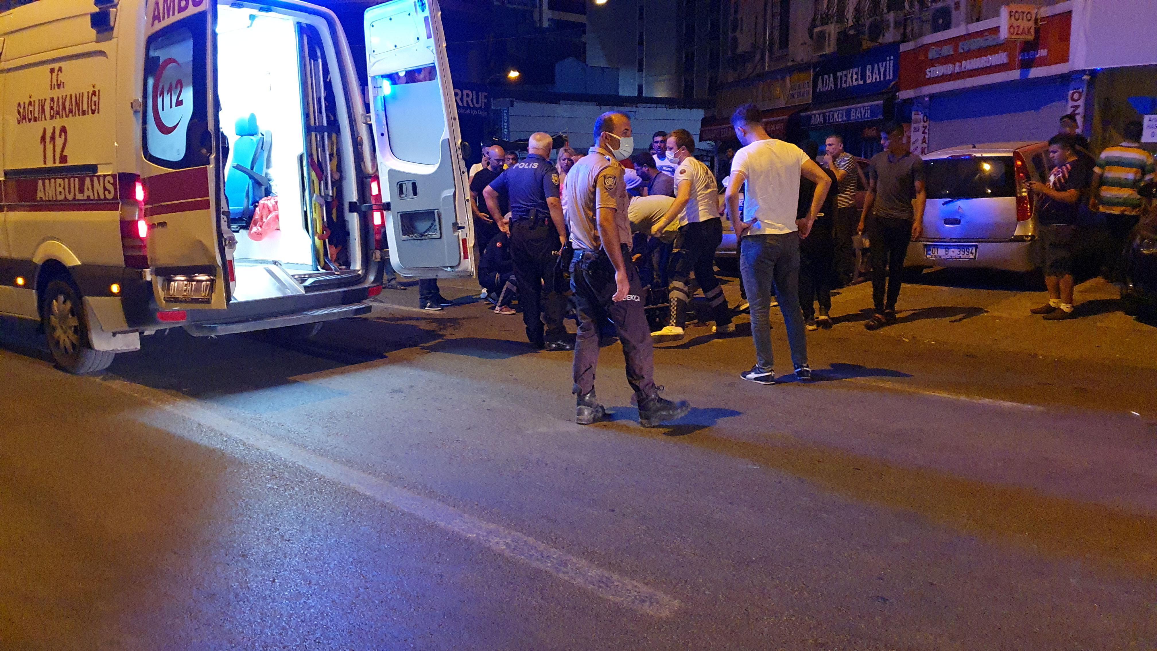Barda çıkan silahlı kavga sokağa döküldü: 3 yaralı