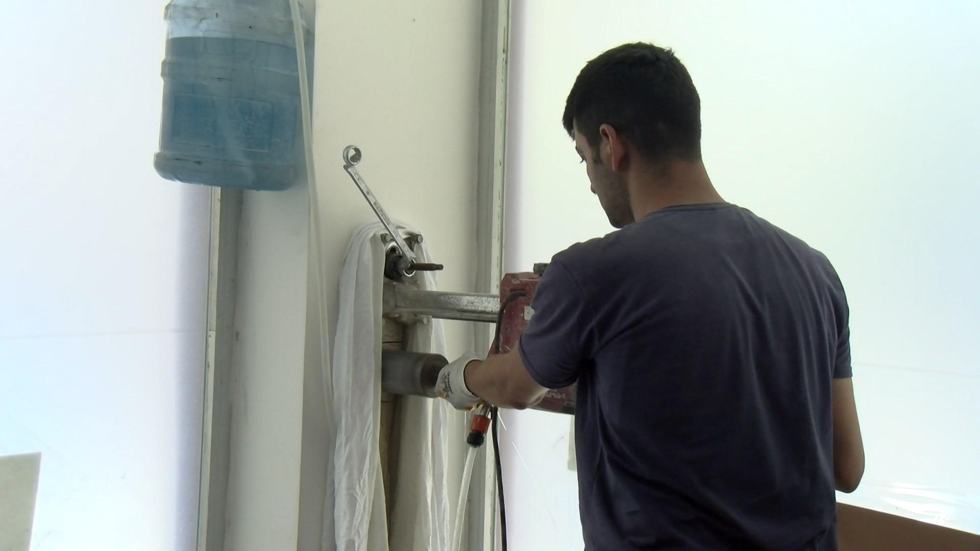 Güngörende tahliye edilen binanın betonundan deniz kumu çıktı