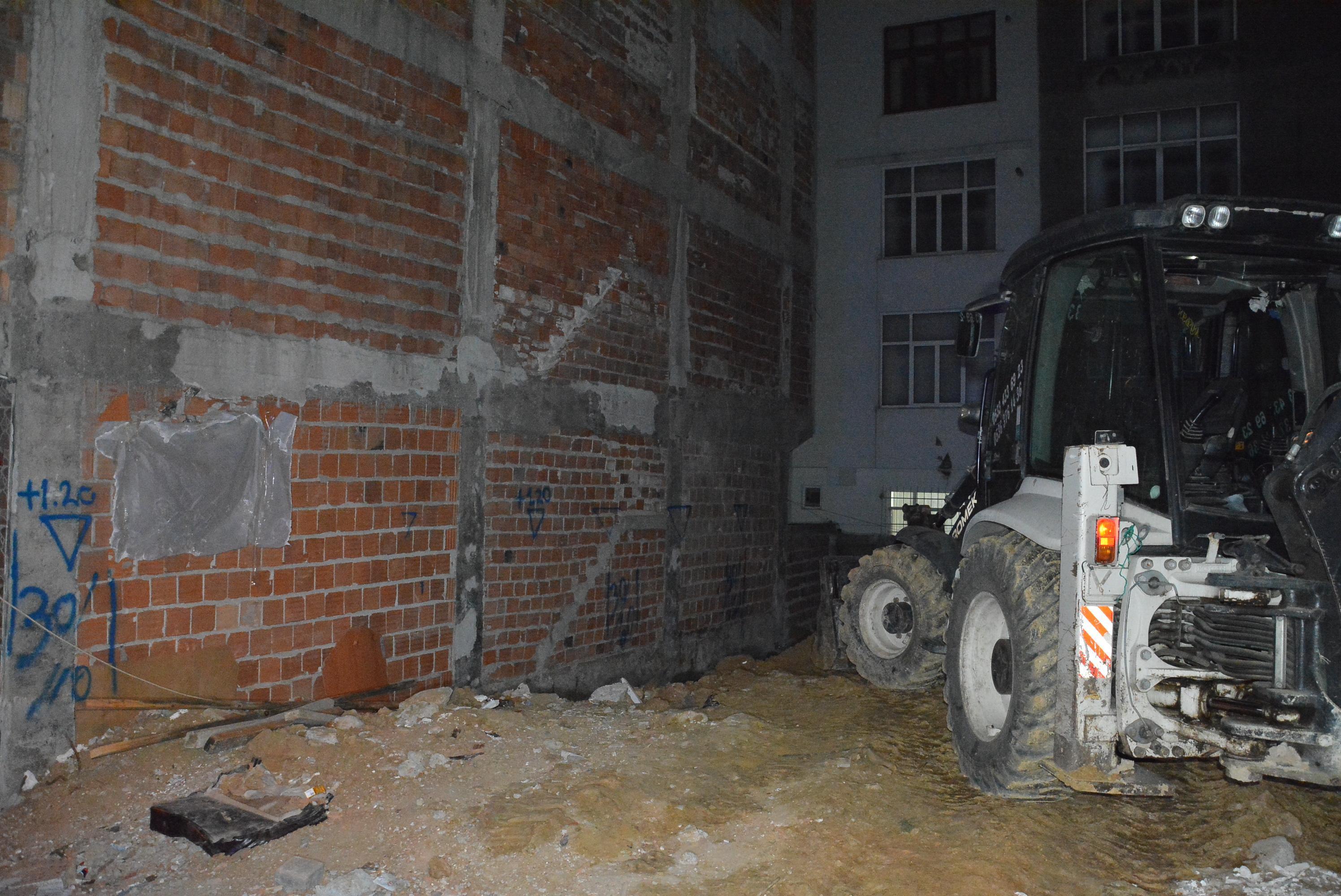 Sultangazide iki bina çökme riski nedeniyle boşaltıldı