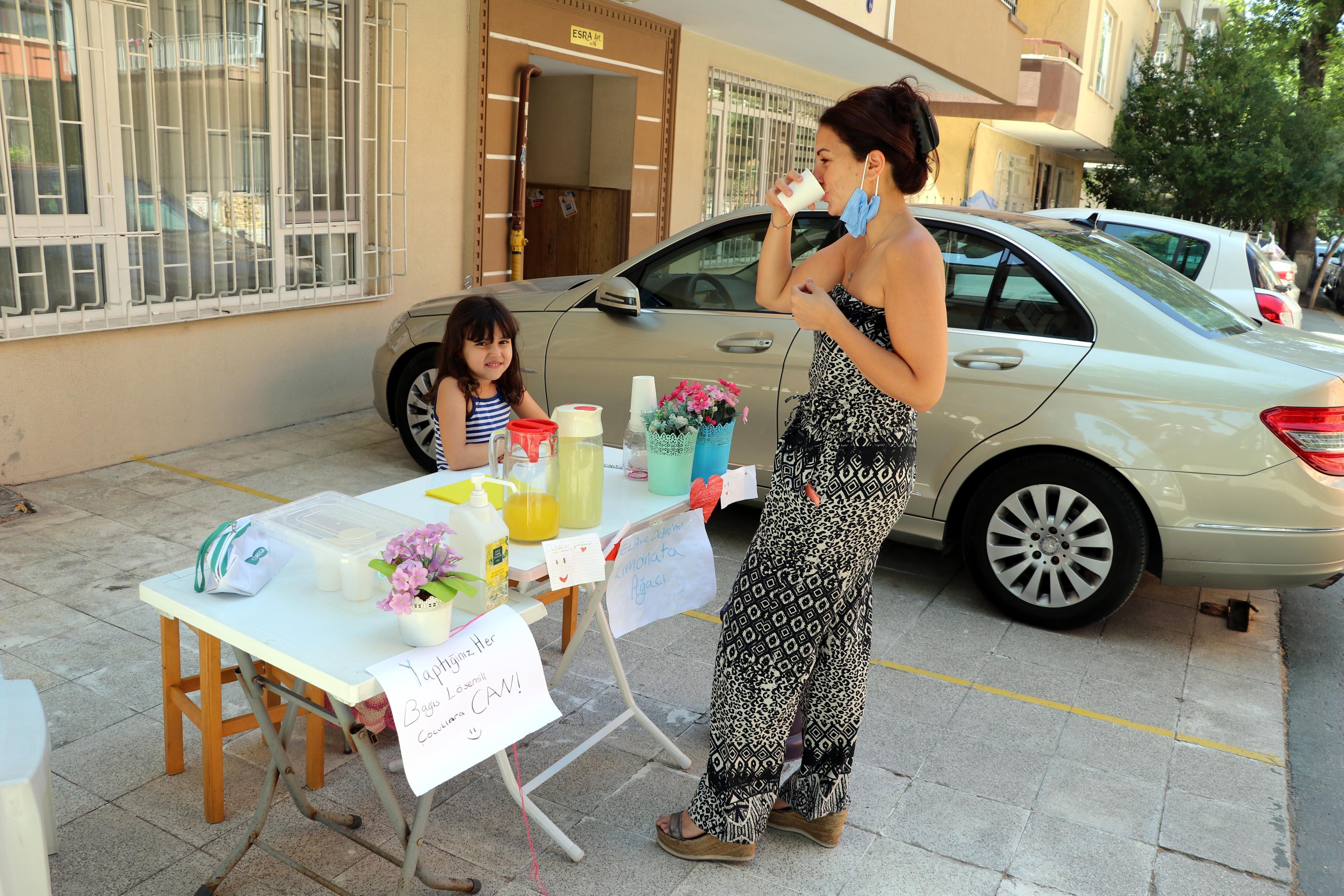 Kuzen kardeşlerden LÖSEVe anlamlı bağış