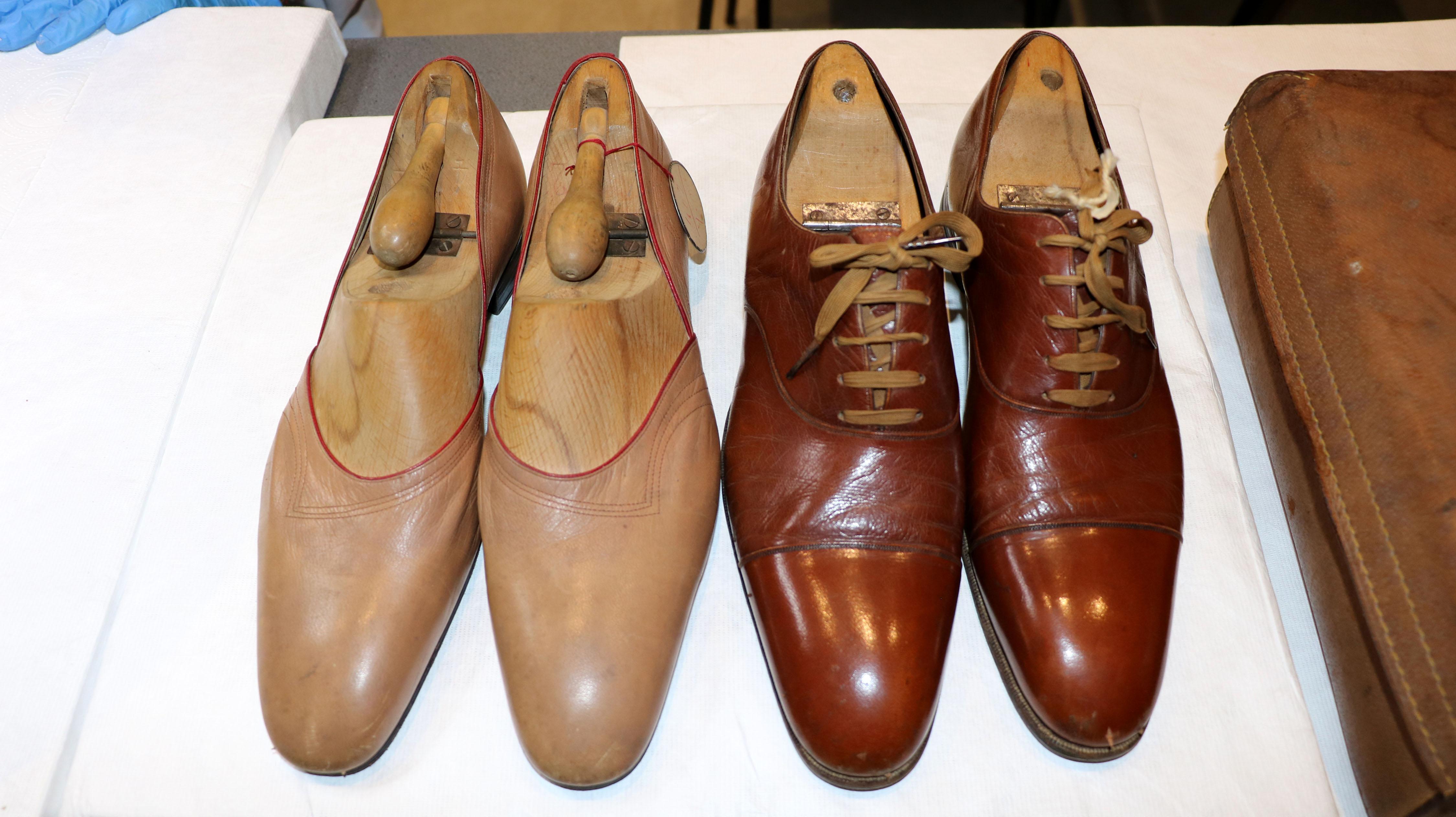 Atatürkün kişisel eşyalarının konservasyon çalışmalarını izlediler