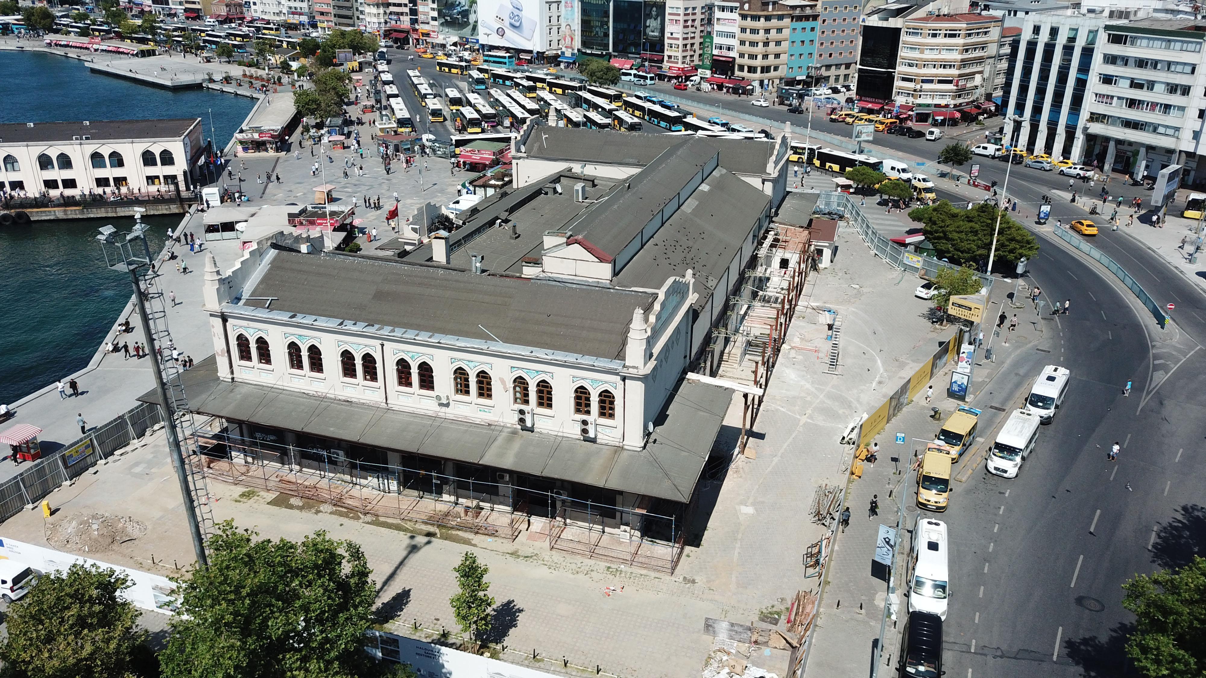 Eski Kadıköy Hal Binasında restorasyon tartışması