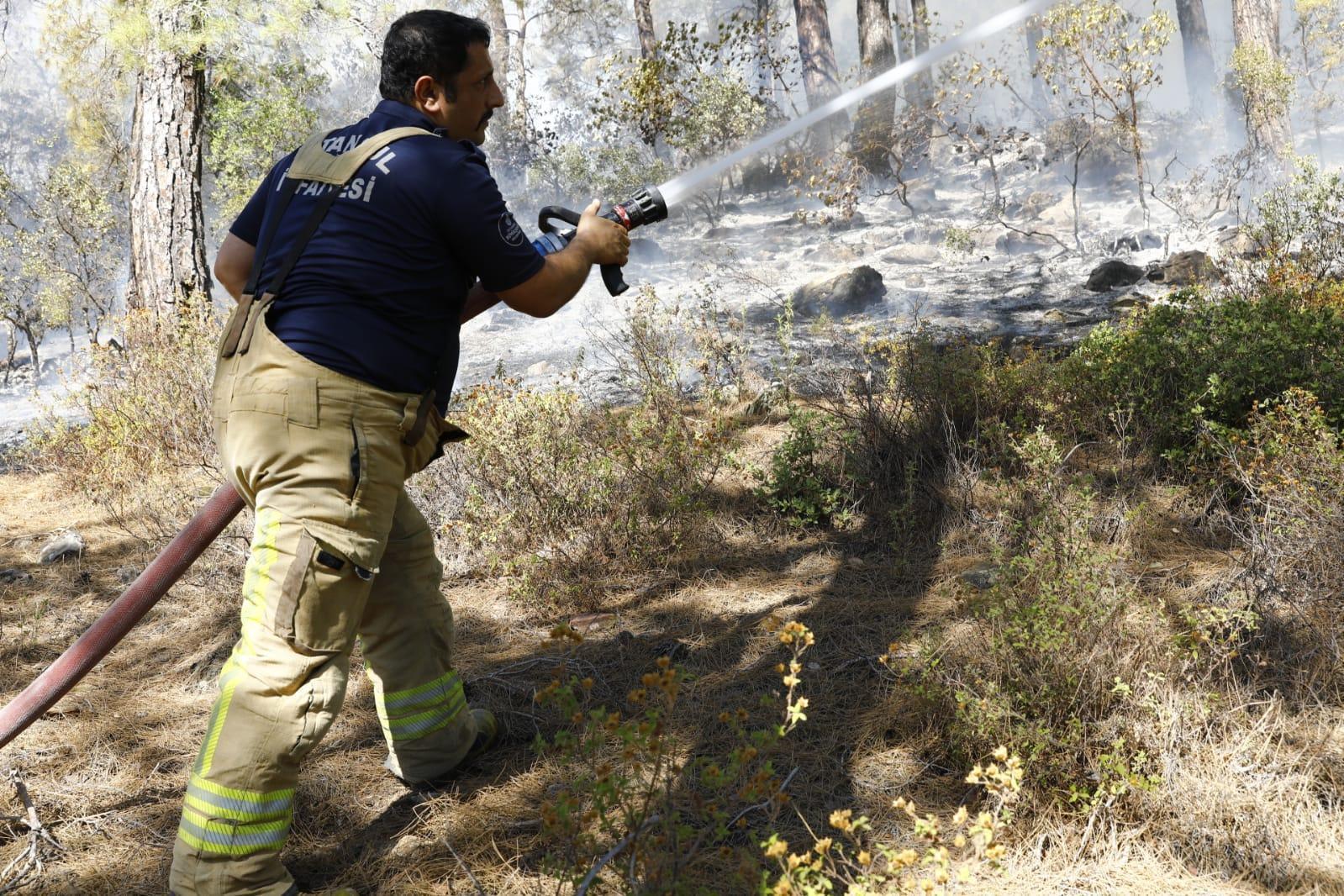 İstanbul İtfaiyesi Manavgat ve Marmariste görev yapmaya başladı