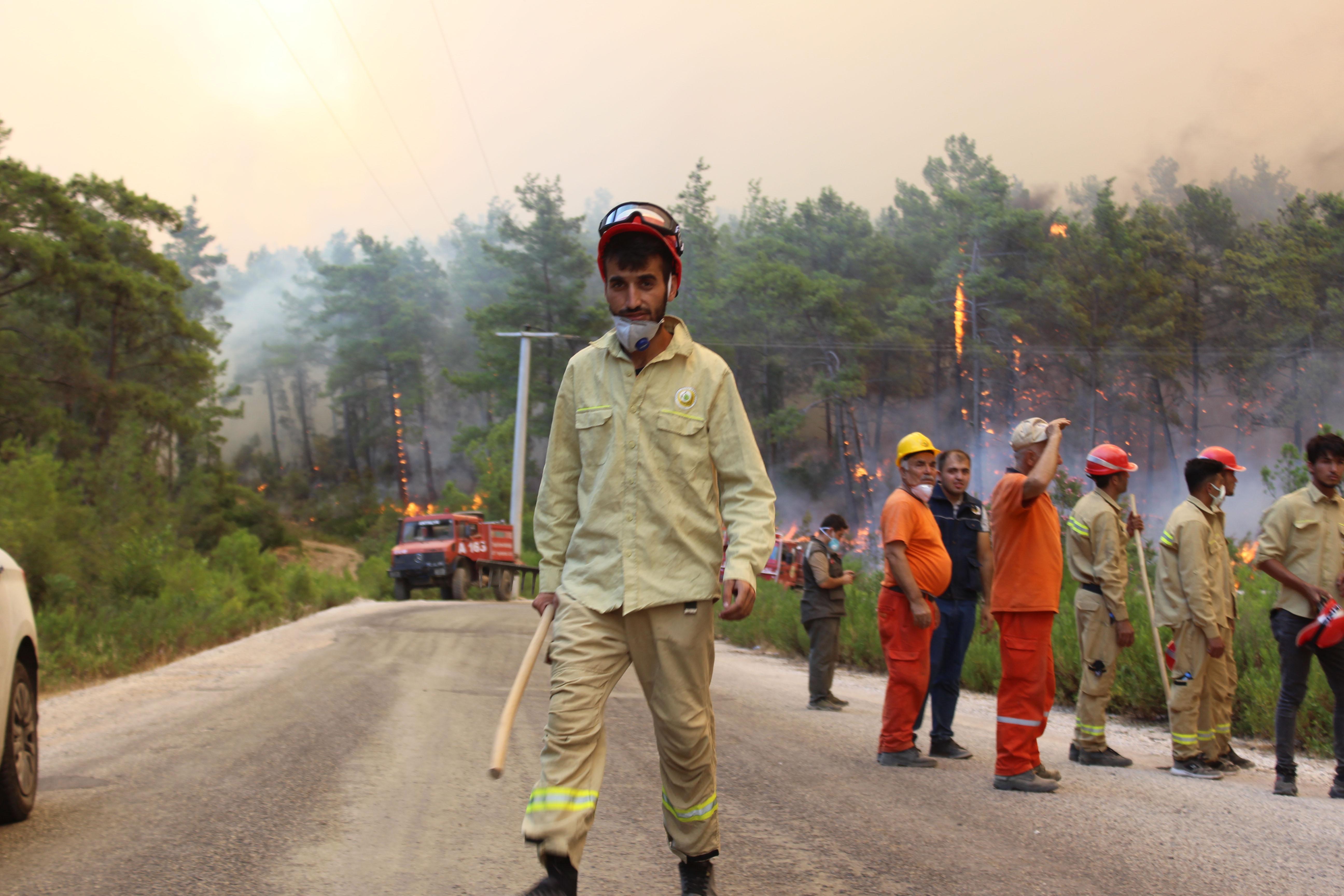 Manavgattaki büyük yangın 4üncü gününde; 2 orman işçisi yaşamını yitirdi