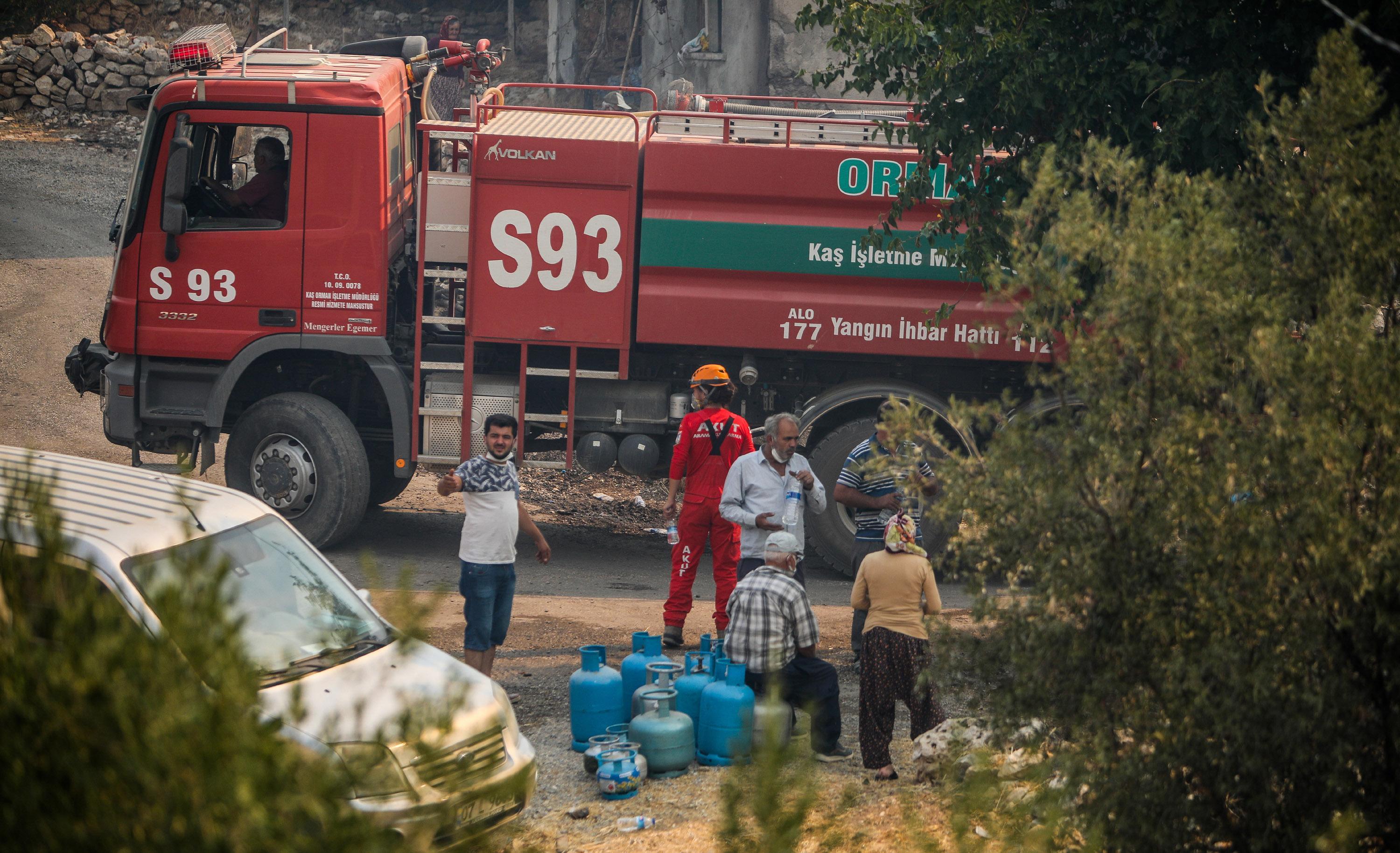 Manavgattaki büyük yangın 4üncü gününde; 2 orman işçisi yaşamını yitirdi