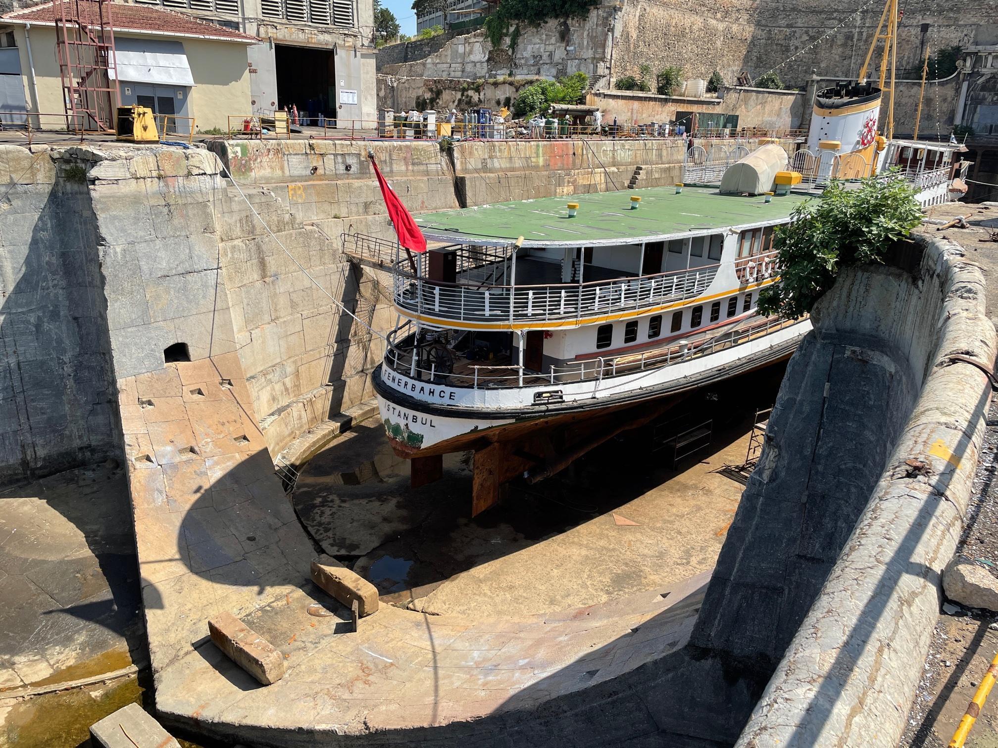 Şehir Hatları filosunun ilk gemilerinden olan Fenerbahçe vapuru restore ediliyor