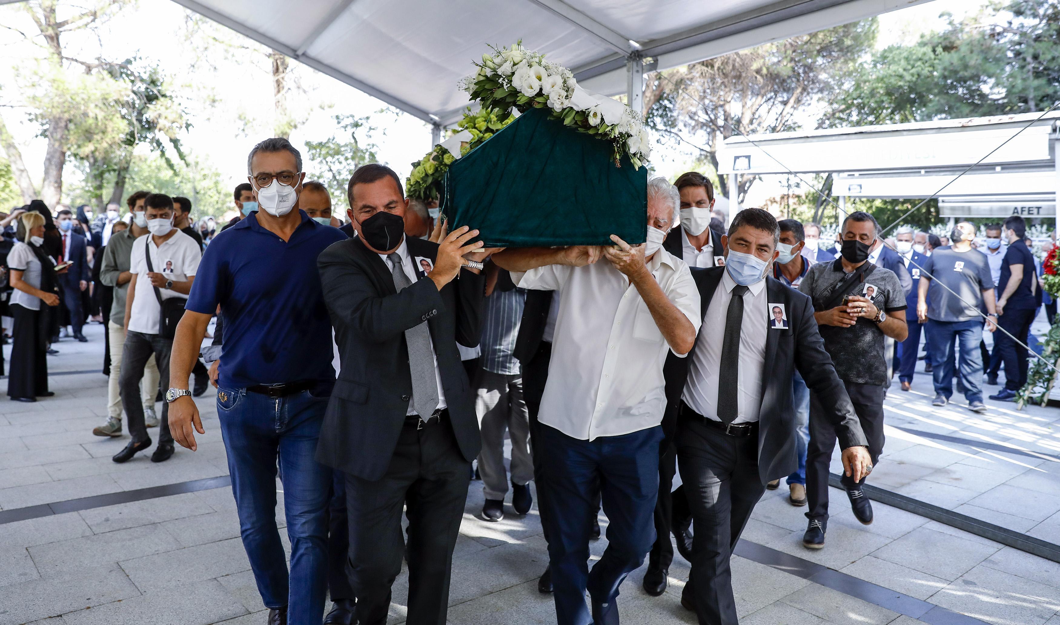 Çetin Oktay son yolculuğuna uğurlandı