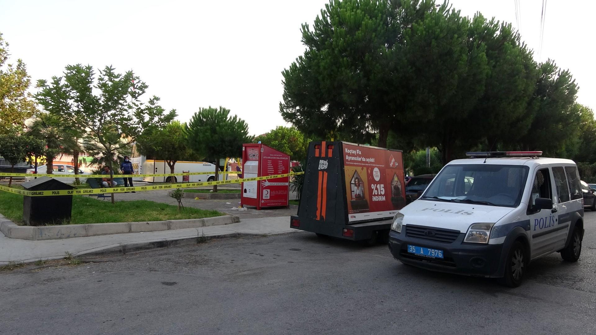 Parkta bıçaklı sopalı kavga: 1 ölü, 3 yaralı
