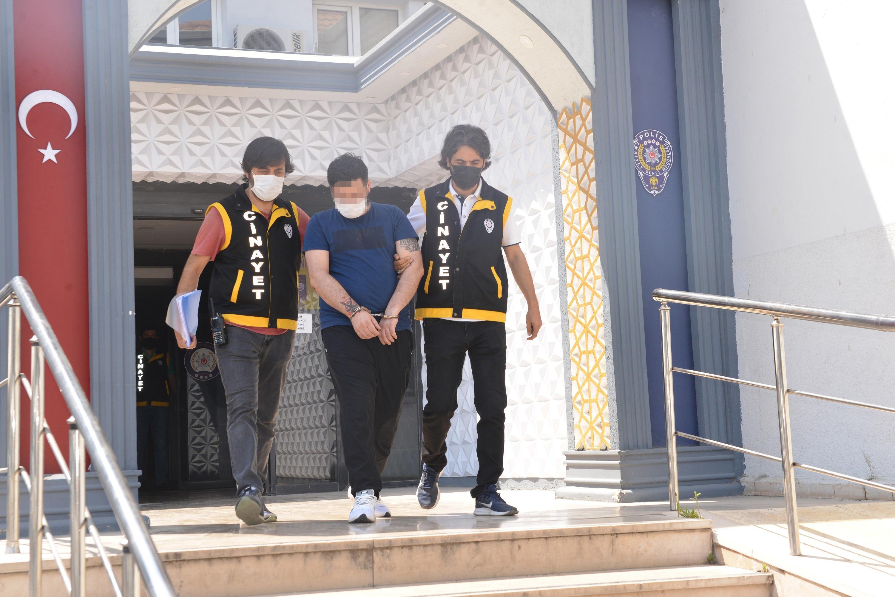 Oğlunun WhatsApptan paylaştığı fotoğraf nedeniyle öldürülmüş