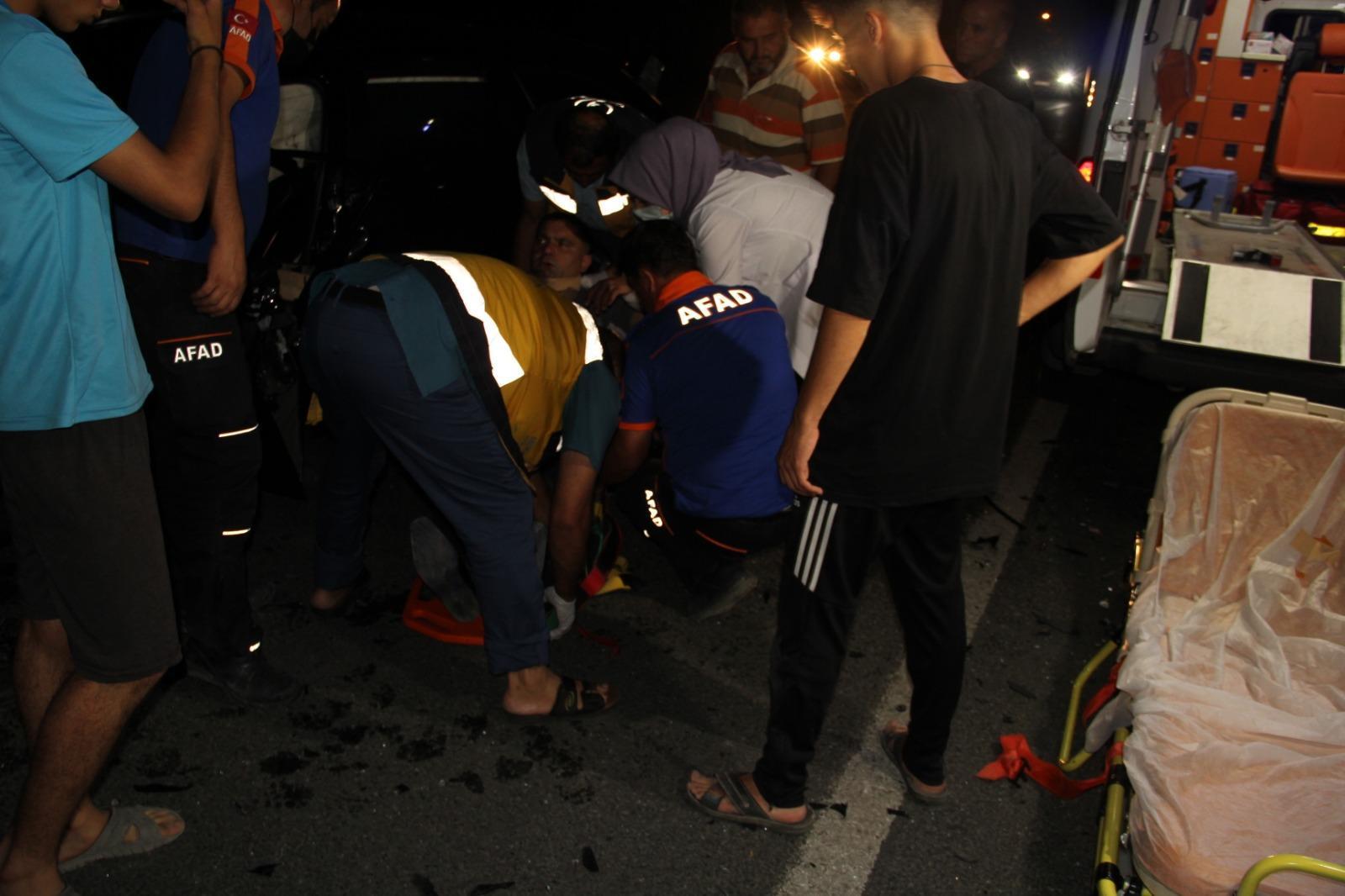 Erzincanda iki otomobilin çarpıştığı kazada 10 aylık bebek öldü, 7 kişi yaralandı