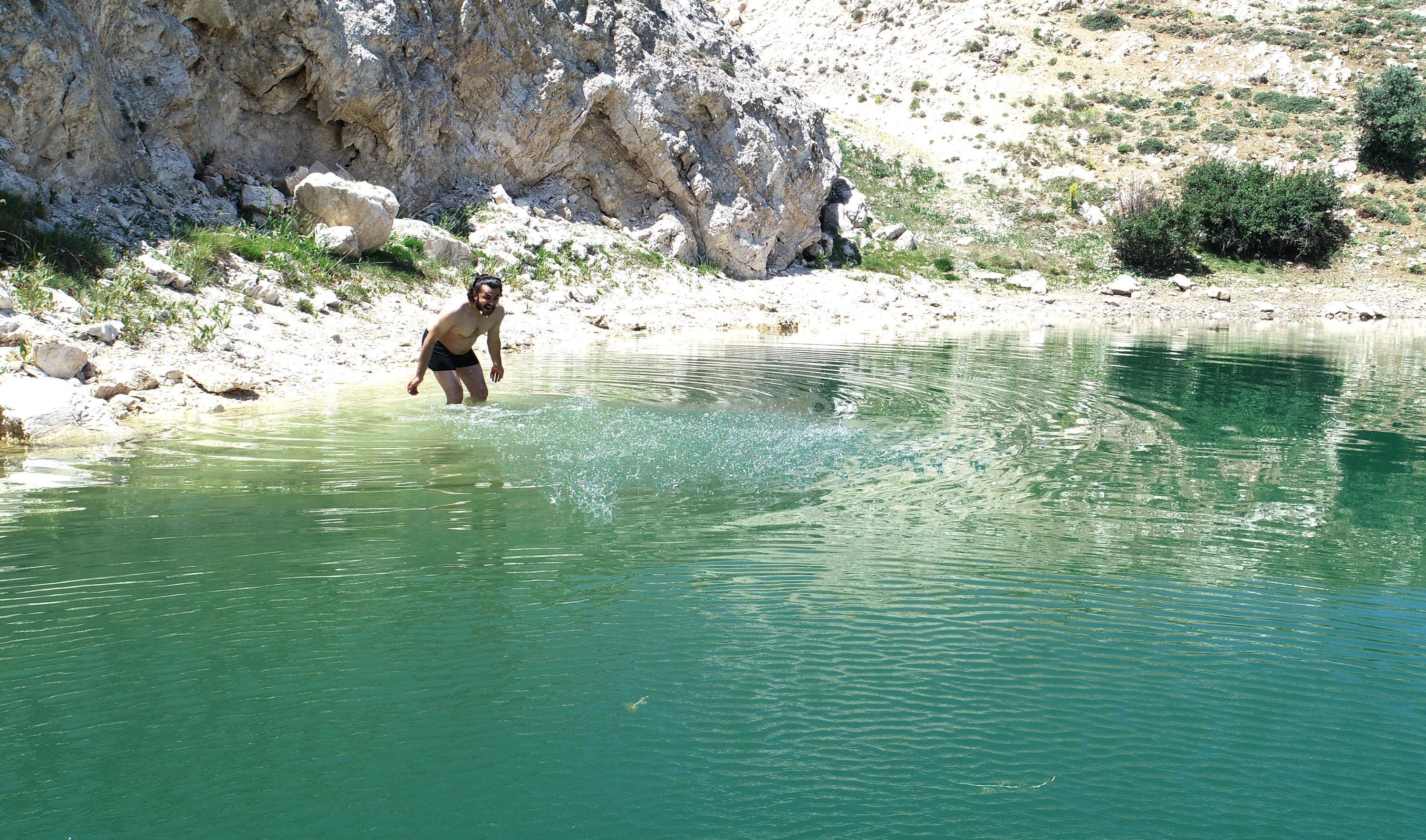 An emerald lake in the middle of the steppe: Yesilgol