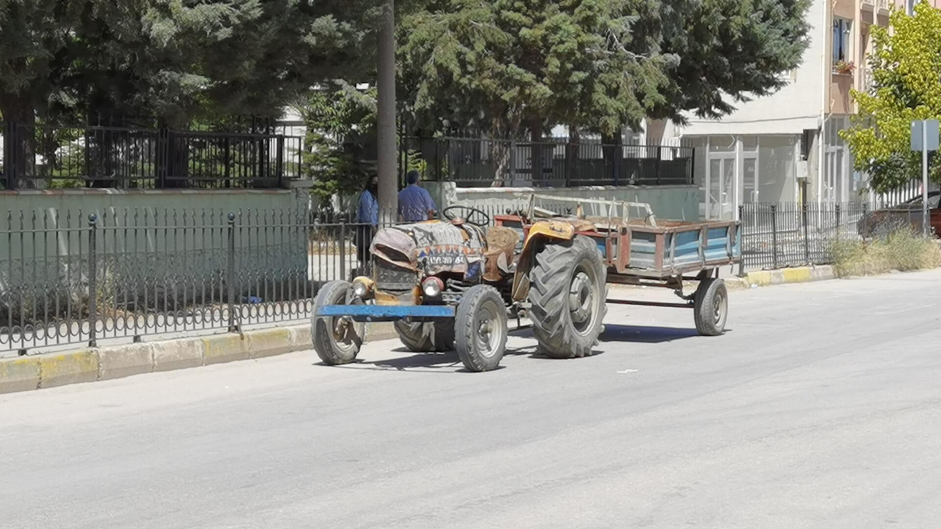 Marketten çikolata alıp okula dönerken traktörün altında kalan Rami kurtarılamadı