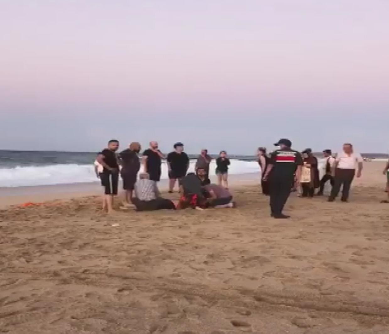 Karaburunda denize giren adam boğuldu