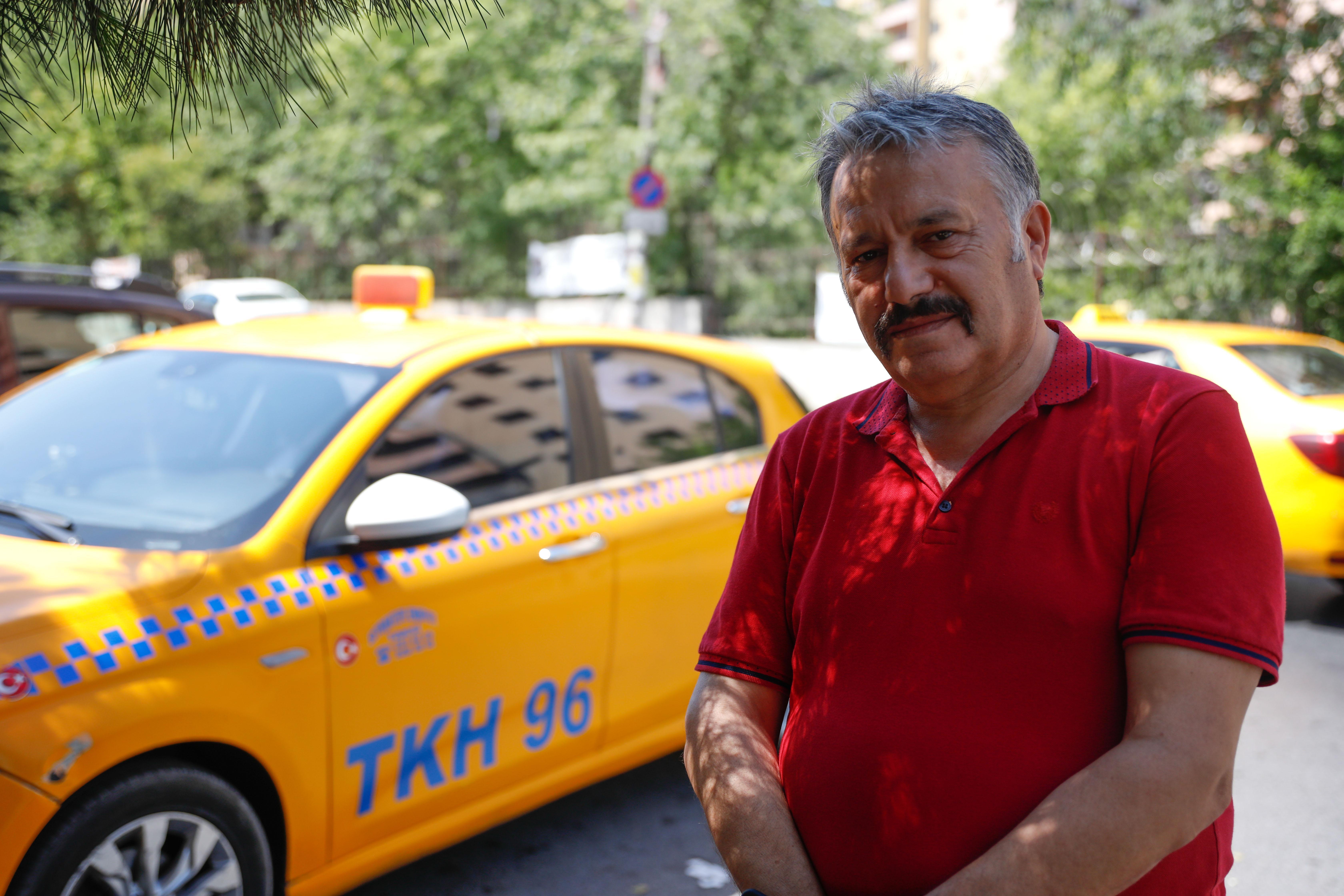 Taksiciler ve yolcular arasında ücretli yol tartışması