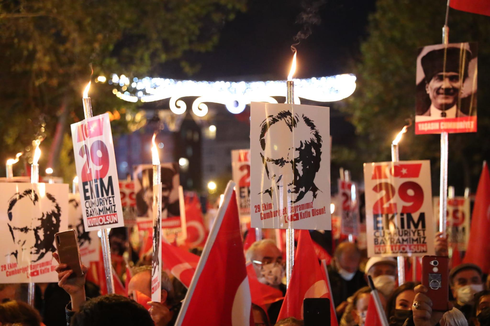 Cem Adrian’dan Kartal’da Cumhuriyet Bayramı’na özel konser