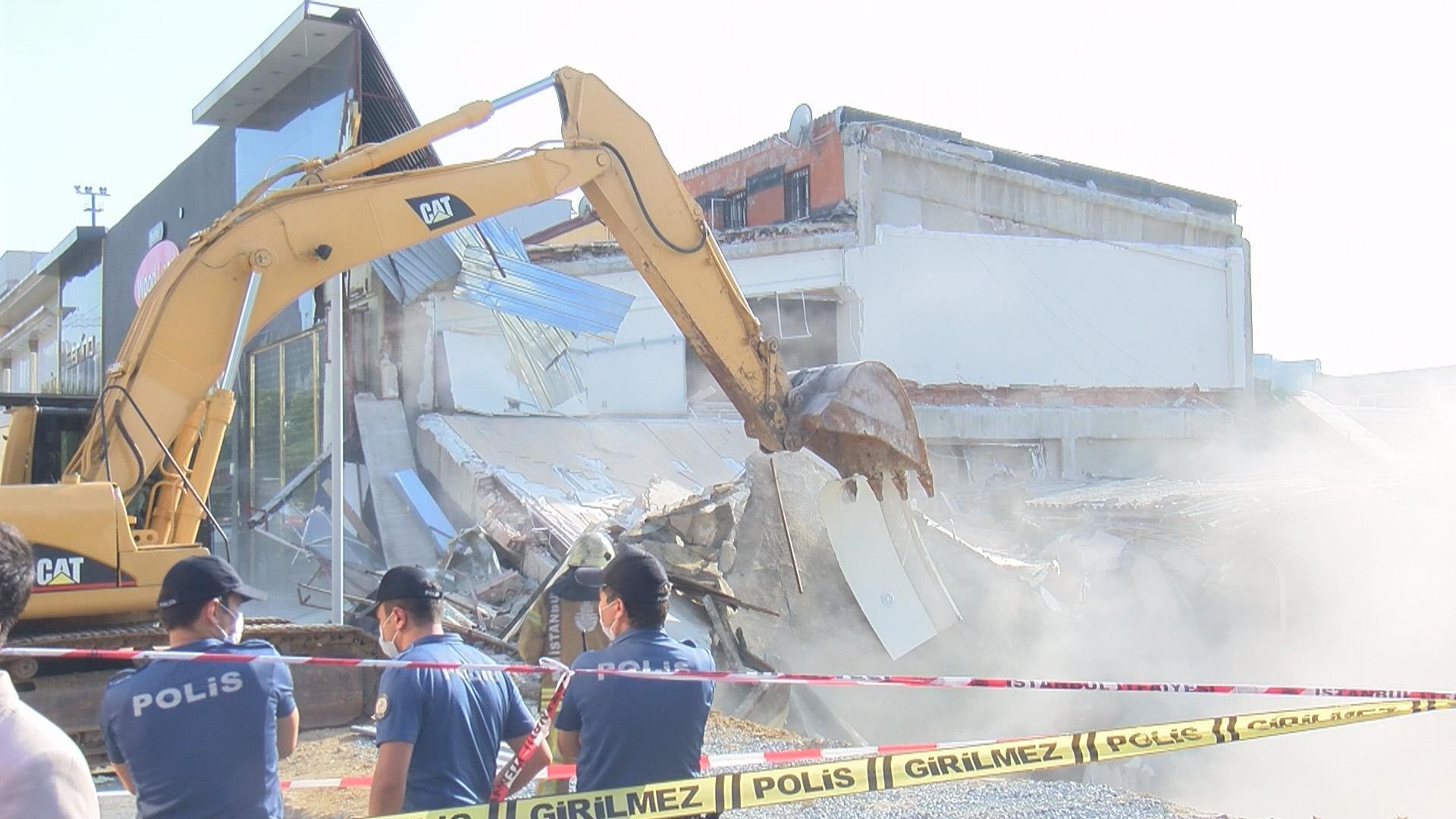 İkitellide işyerinde çökme