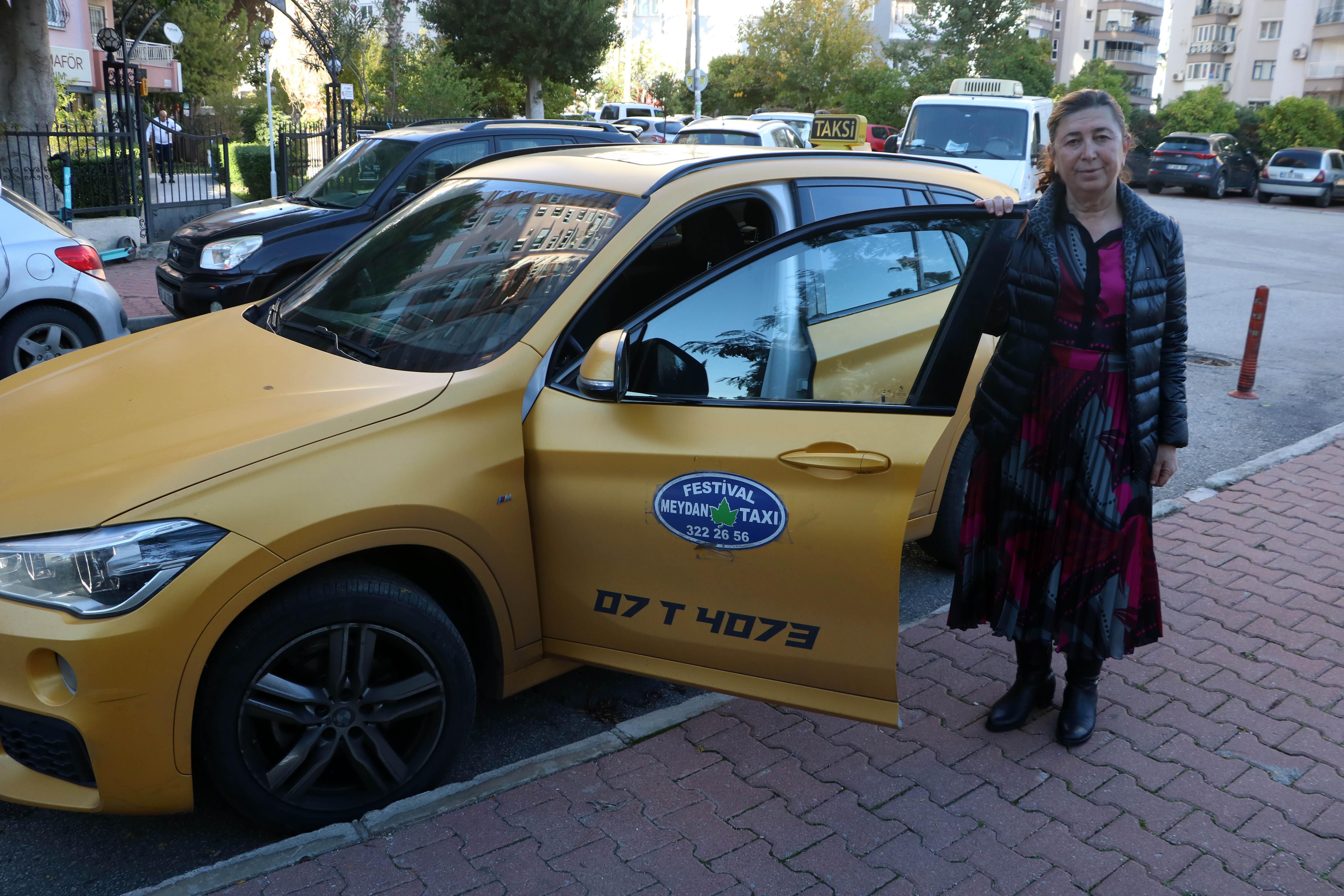 Kadın taksi şoföründen satırlı saldırı iddiası