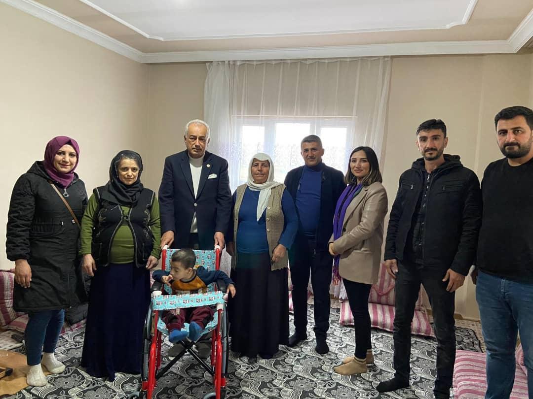 Nazlının topladığı mavi kapaklarla Ardanın hayali gerçekleşti