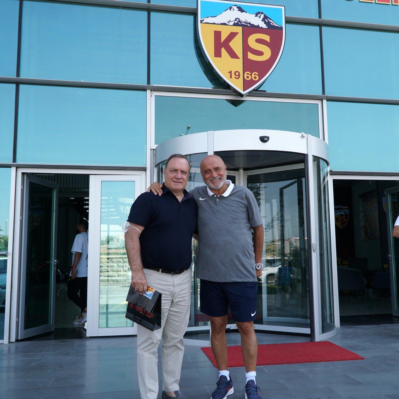 Hollandalı teknik direktör Dick Advocaat’tan Hikmet Karaman’a ziyaret