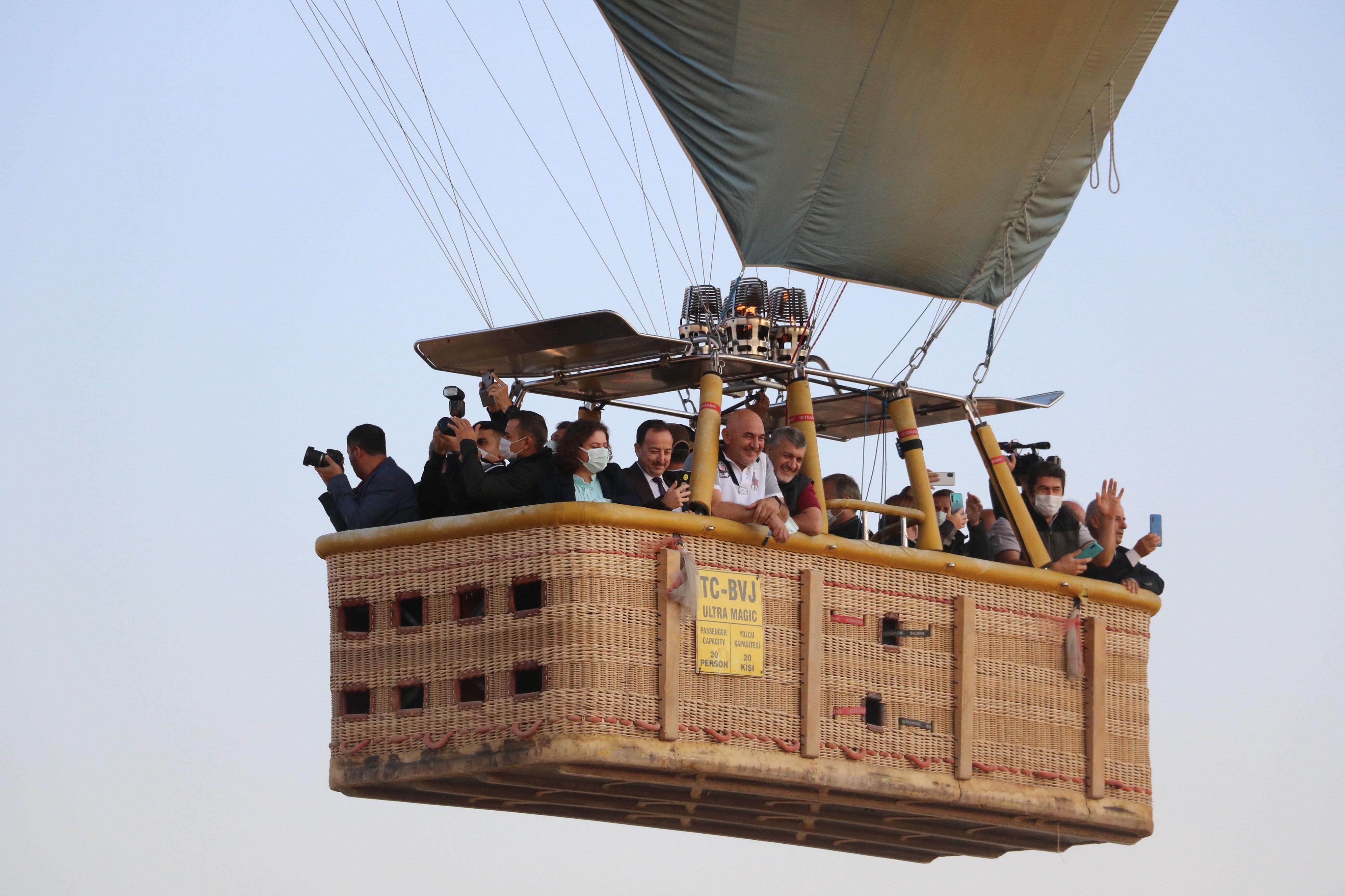 Afyonkarahisarda Zafer Haftası kutlamaları balon uçuşuyla başladı