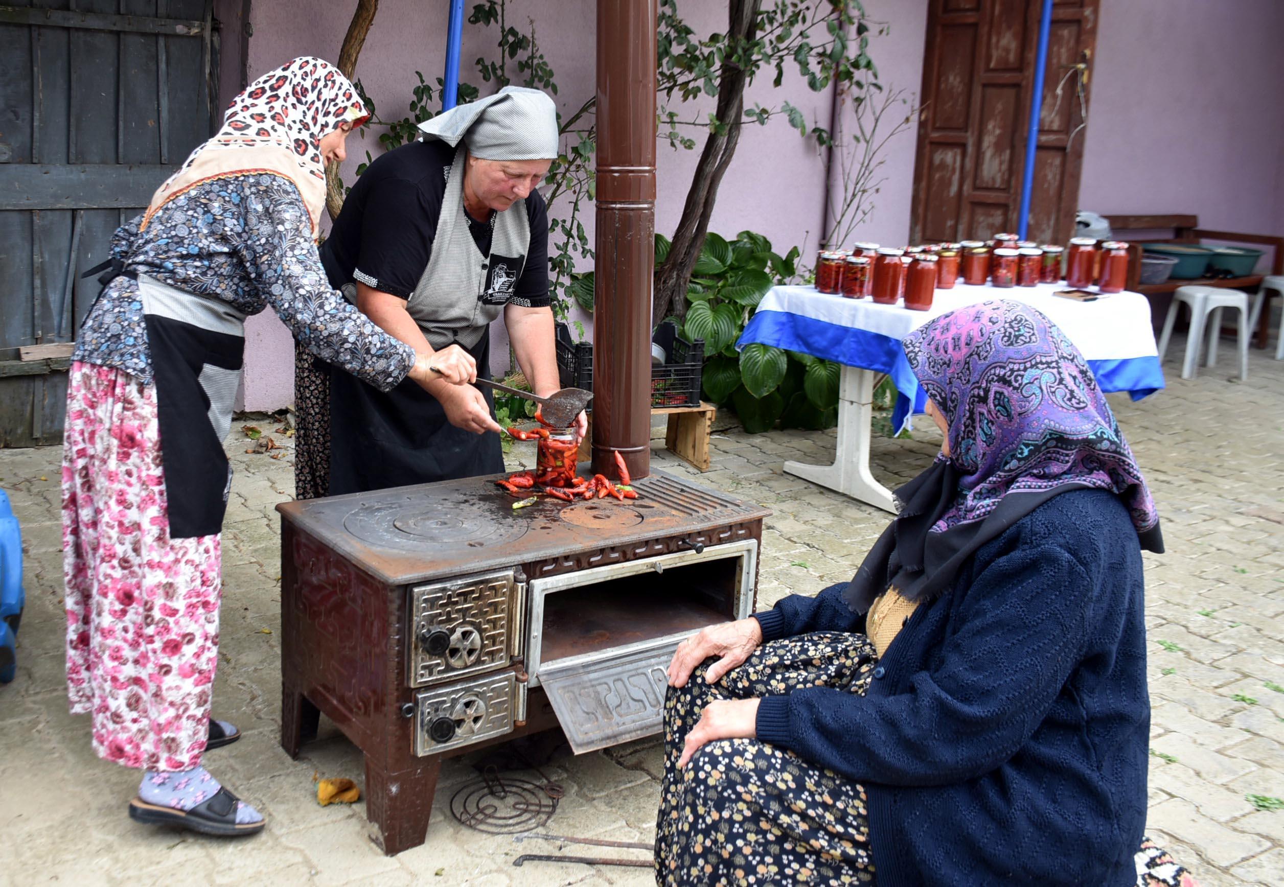 Trakyanın üreten kadınları, yöresel lezzetleri sofralarla buluşturuyor