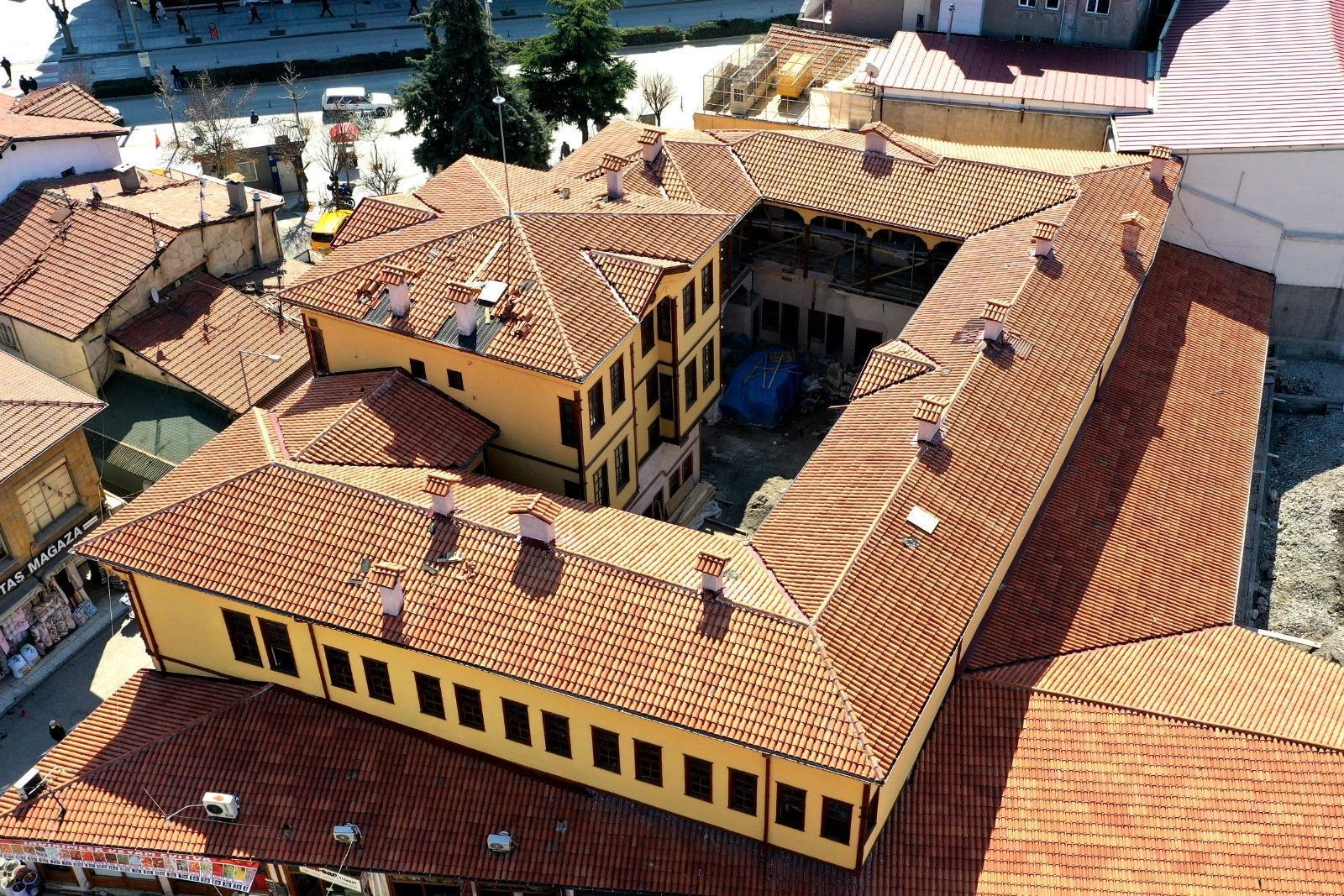 Market deposu olarak kullanılan tarihi Veli Paşa Hanı restore edildi