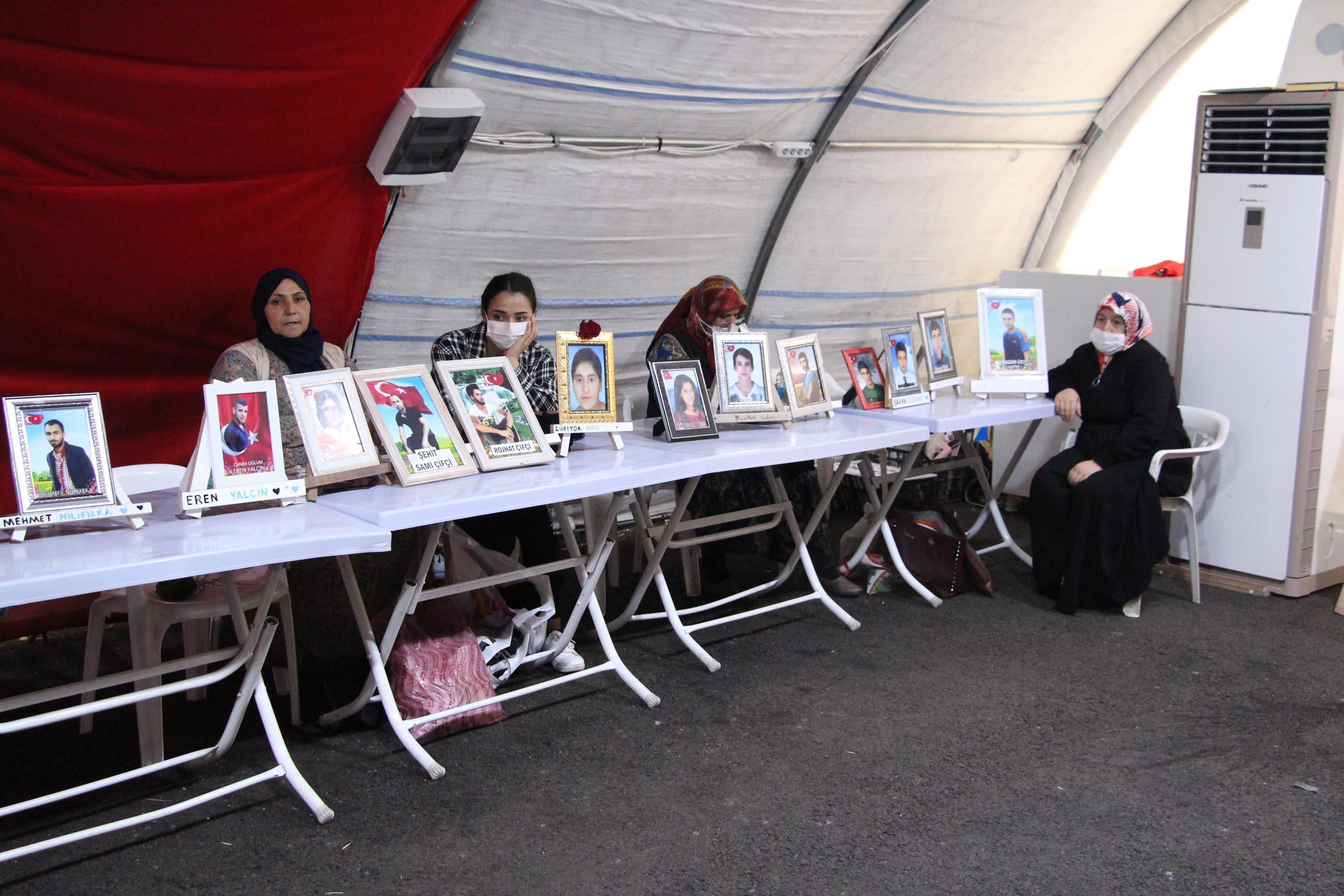 Evlat nöbetindeki anne: HDP ve PKKnın peşini bırakmayacağız