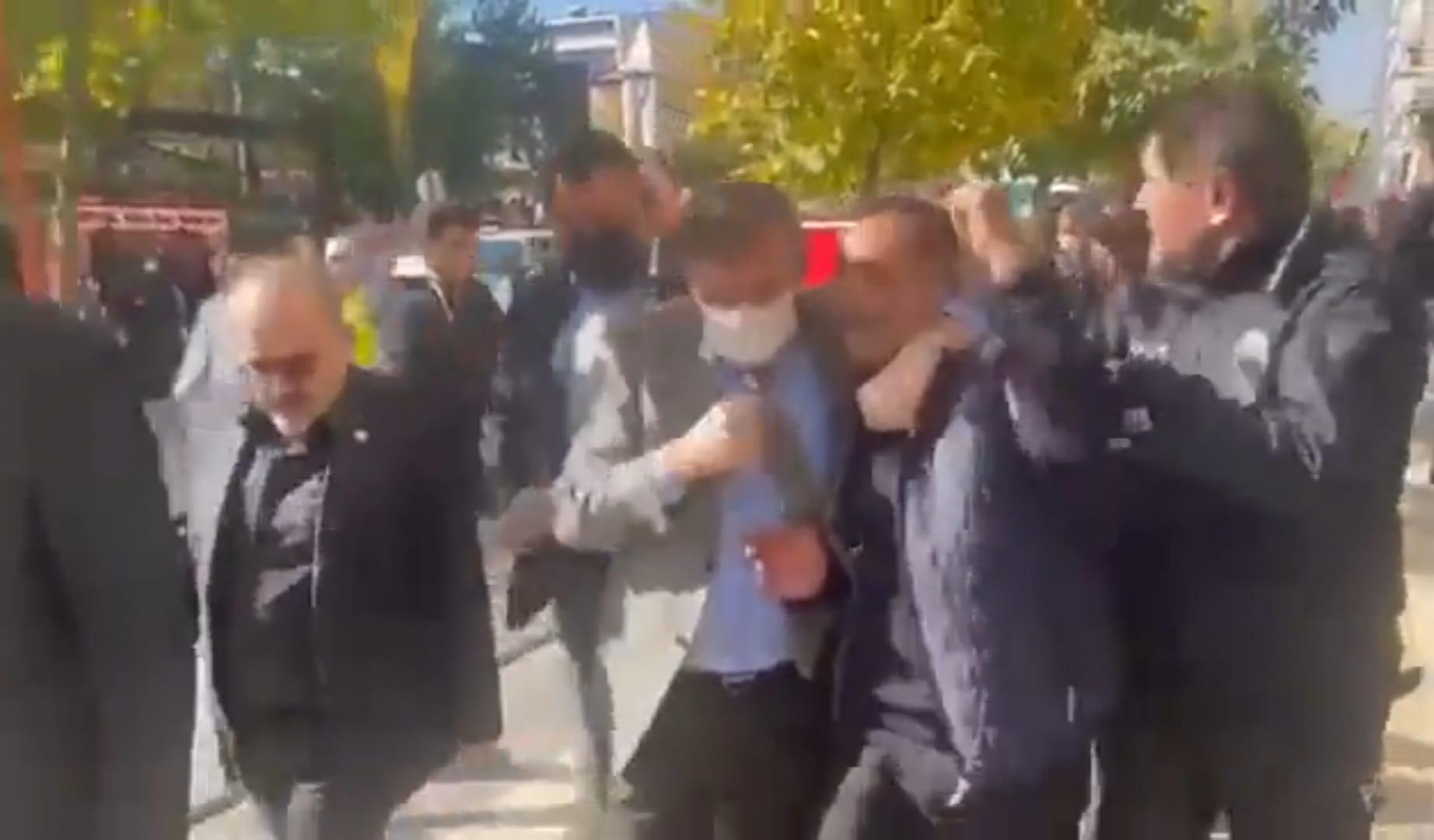 Bingölde Akşenere tepki gösteren kişiye Türkkandan küfür