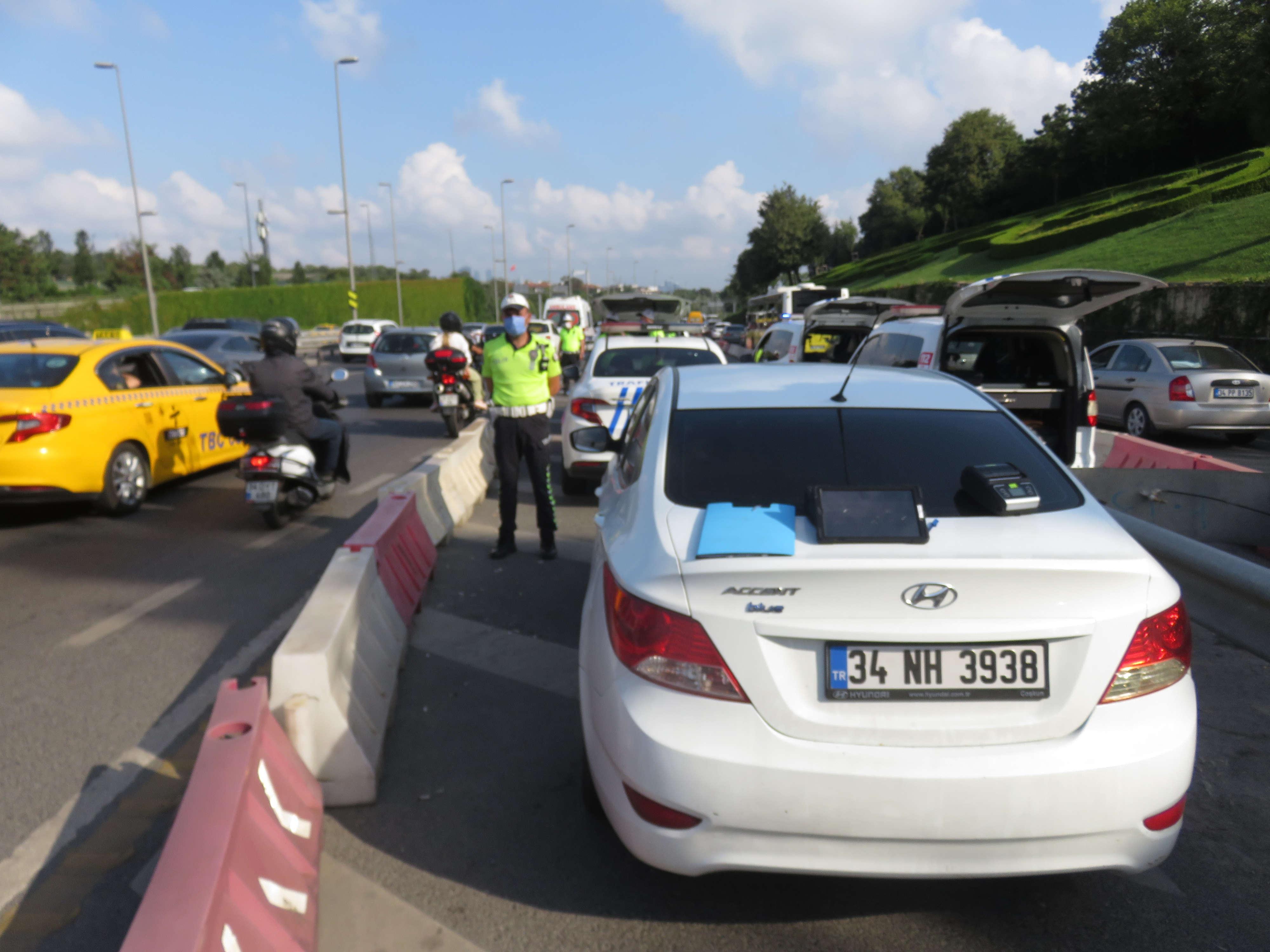 Çakarlı araç denetiminde iki ambulans şoförüne ceza