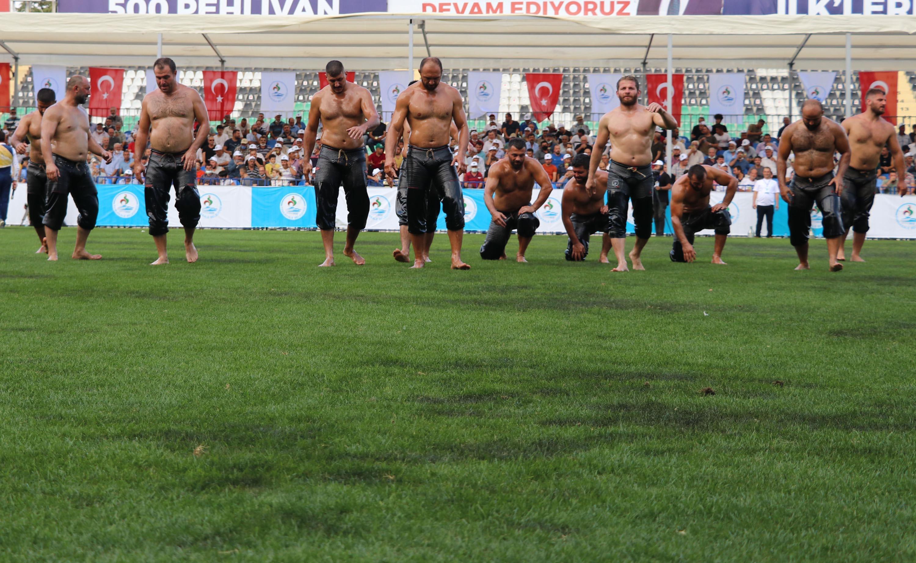 Denizli Atatürk Stadının zemini güreşlerde bozuldu, maçın oynanacağı stat değişti