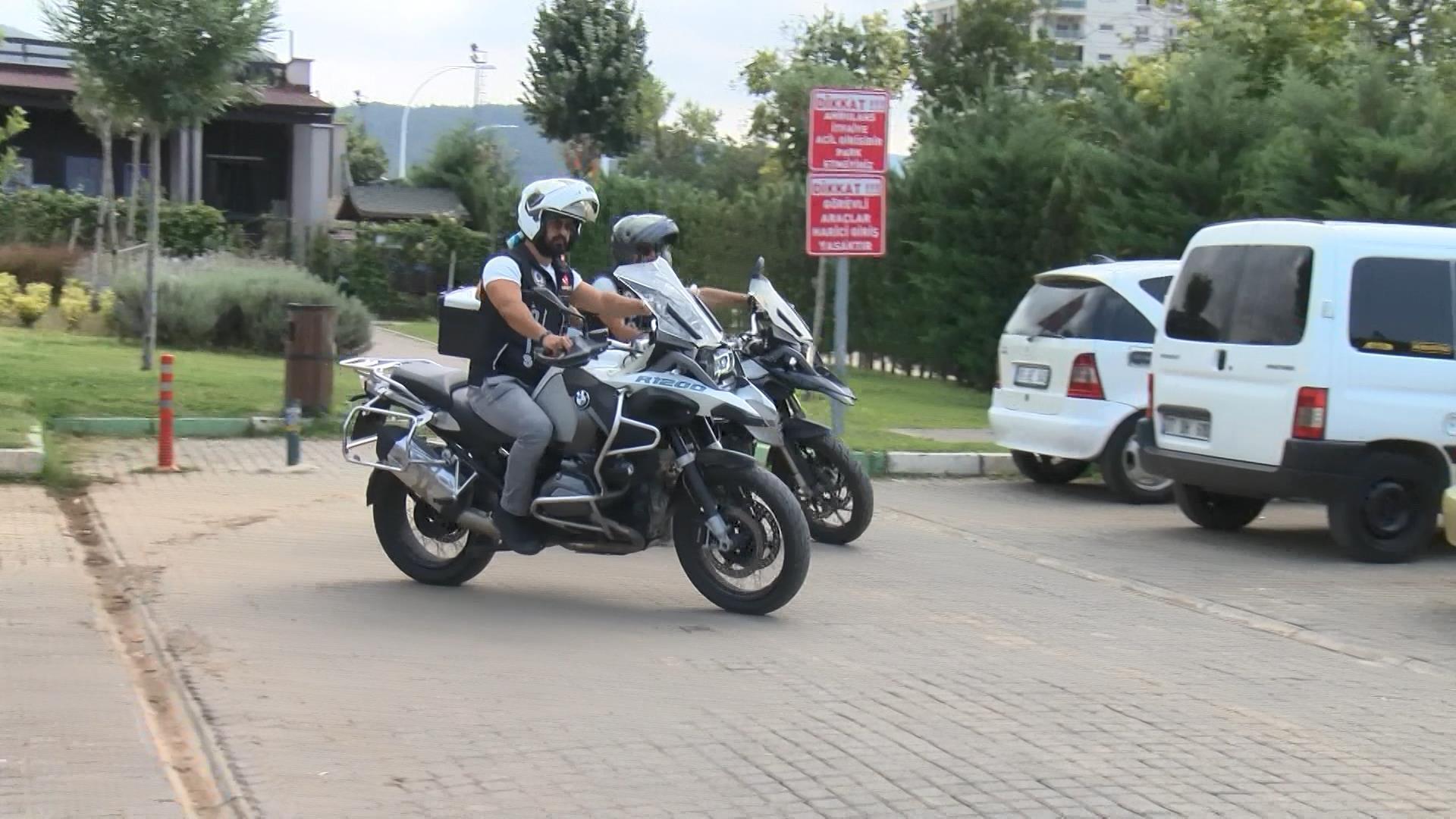 DHA muhabirleri UYUMA ihbarı yaptı, polis 7 dakikada geldi