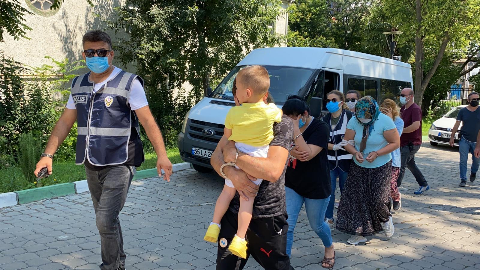 Hırsızlık şüphelisi, yüzünü kucağındaki çocuğuna kapattırmaya çalıştı