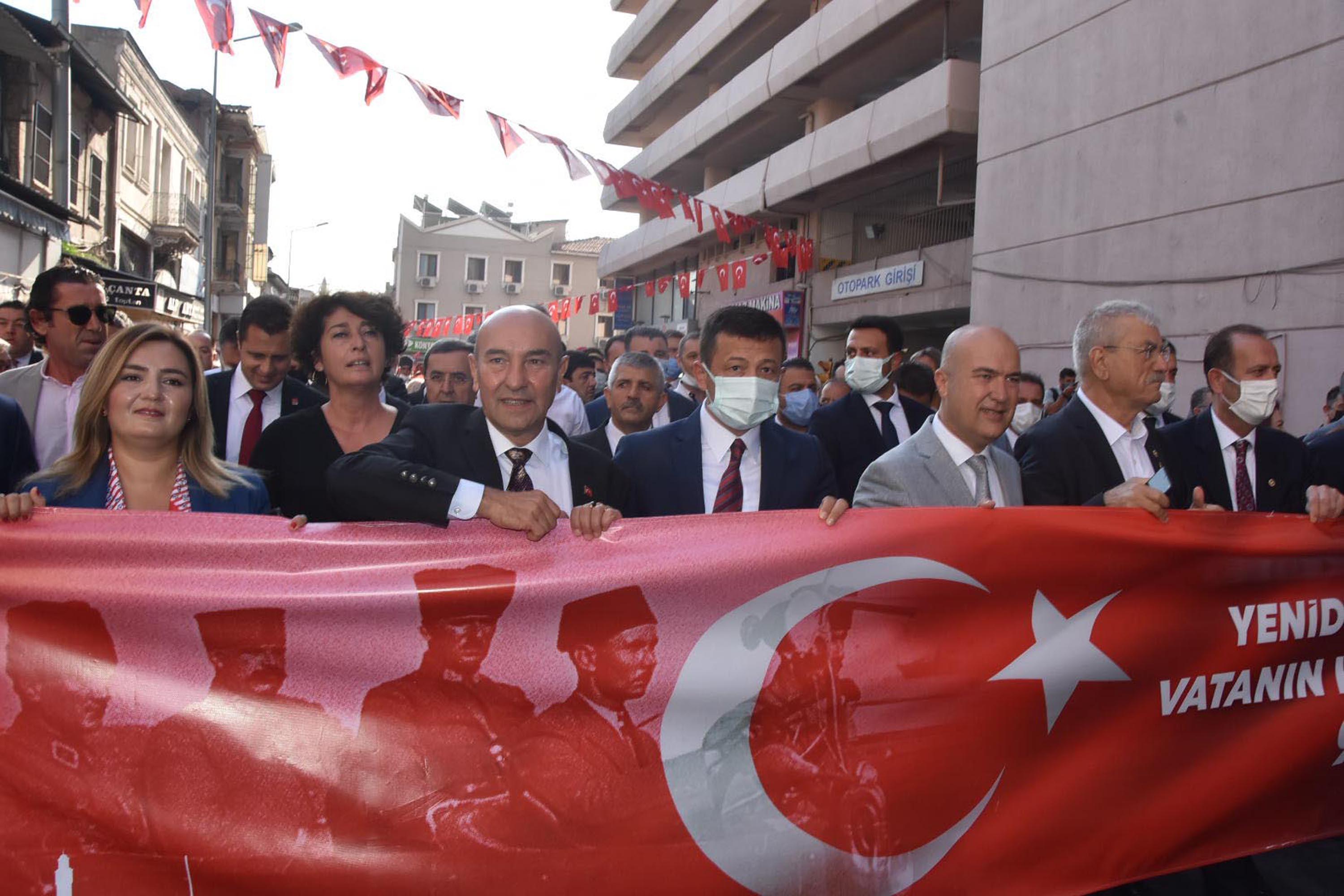 İzmirin düşman işgalinden kurtuluşunun 99’uncu yıl dönümü coşkuyla kutlandı