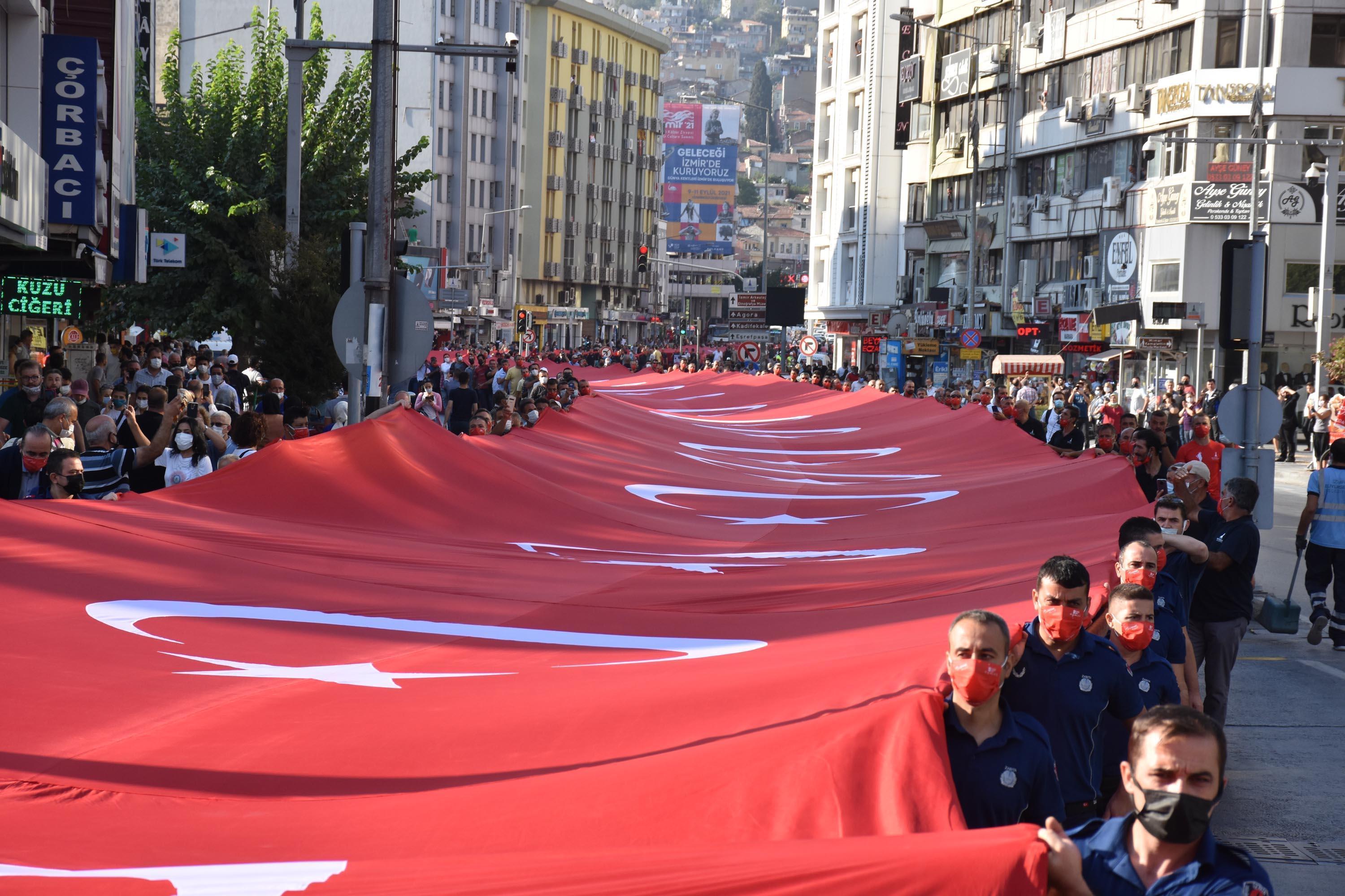 İzmirin düşman işgalinden kurtuluşunun 99’uncu yıl dönümü coşkuyla kutlandı