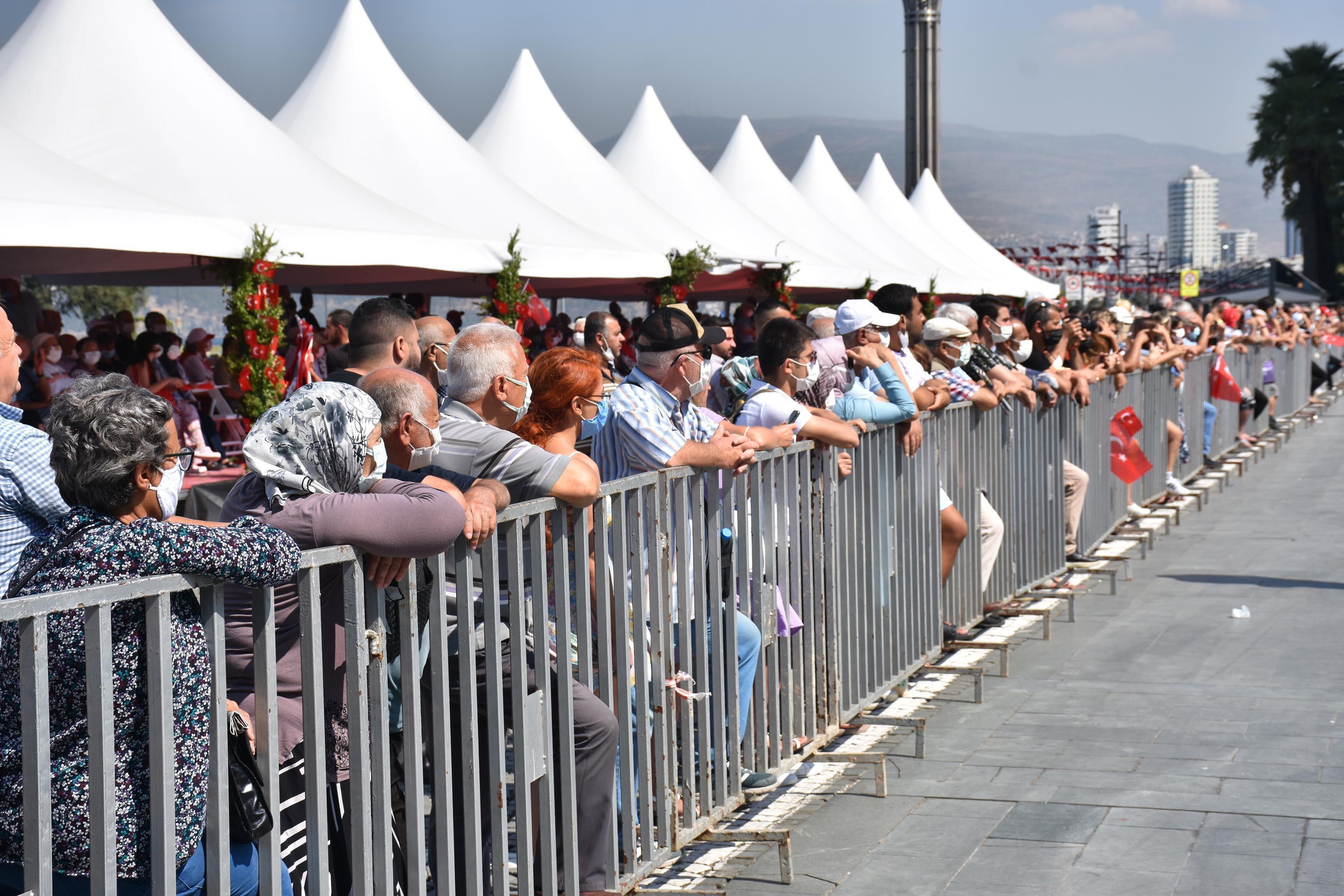 İzmirin düşman işgalinden kurtuluşunun 99’uncu yıl dönümü coşkuyla kutlandı