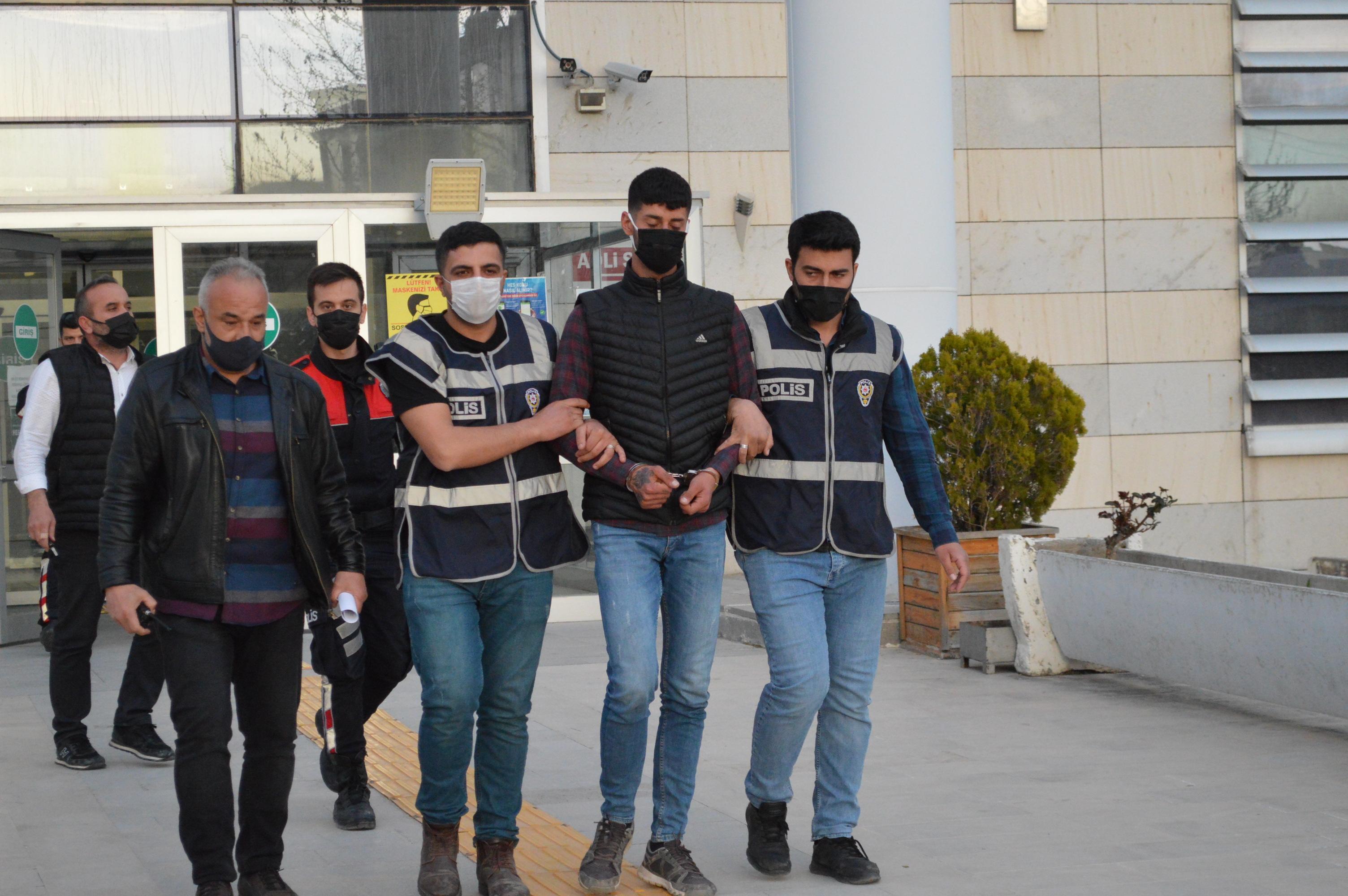 17 yaşındaki Emineyi 10 bıçak darbesiyle öldüren zanlı: İstemeden yaptım