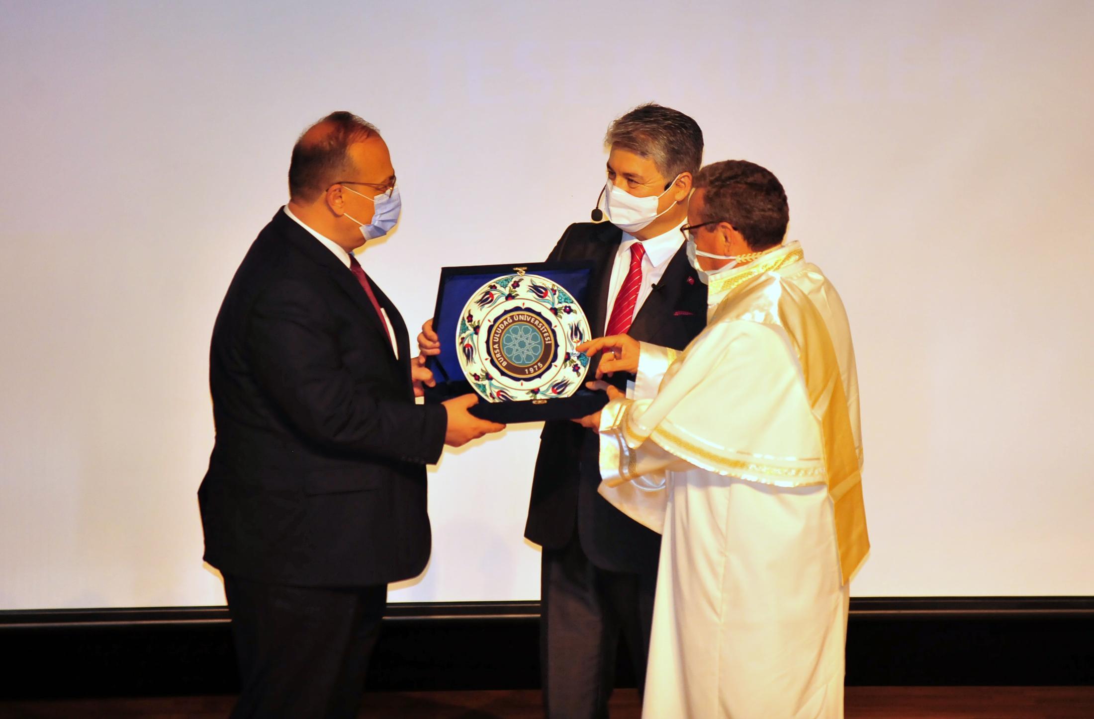 TOGG CEOsu Karakaş, Bursa Uludağ Üniversitesinin akademik yılı açılışına katıldı